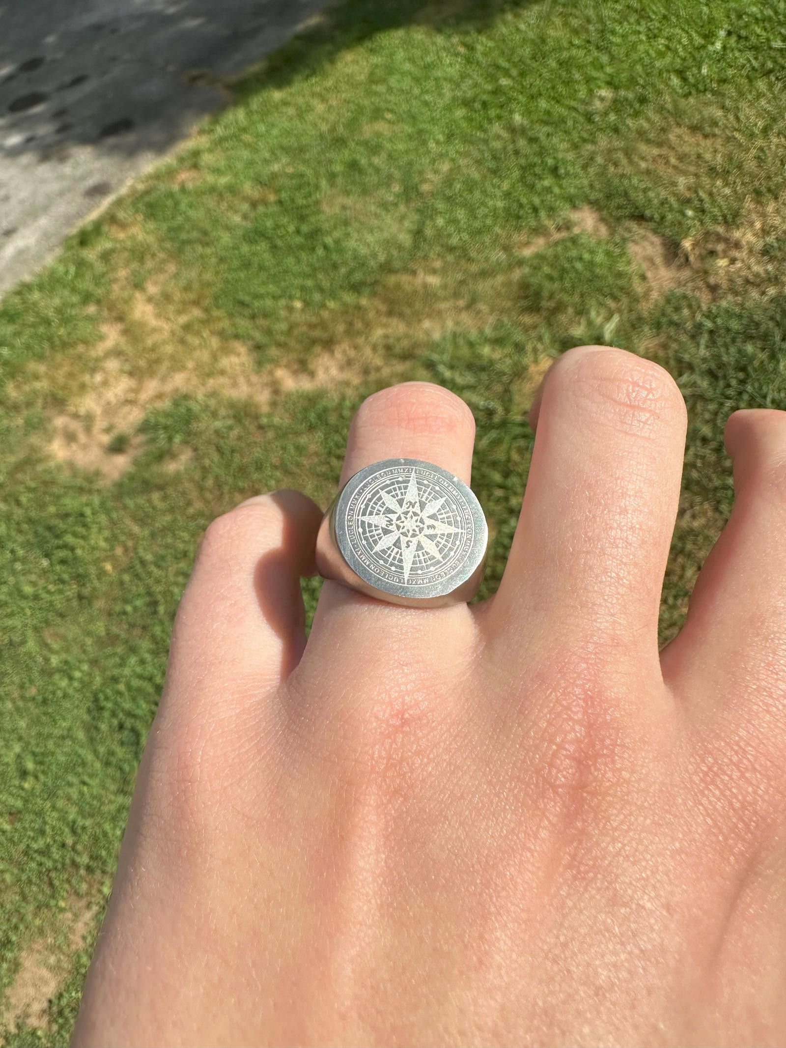 Jewelry Silver Compass Signet Ring Size ONE SIZE - 1 Thumbnail