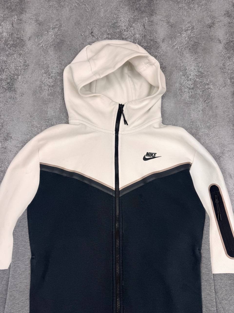 Nike Nike Men Tech Fleece Zip Hoodie Black White Grey Size Medium Size US M / EU 48-50 / 2 - 4 Thumbnail