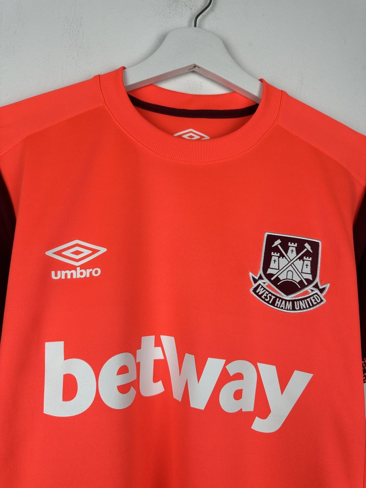 Umbro West Ham United 2015 Soccer Jersey Football Shirt Size US S / EU 44-46 / 1 - 4 Thumbnail