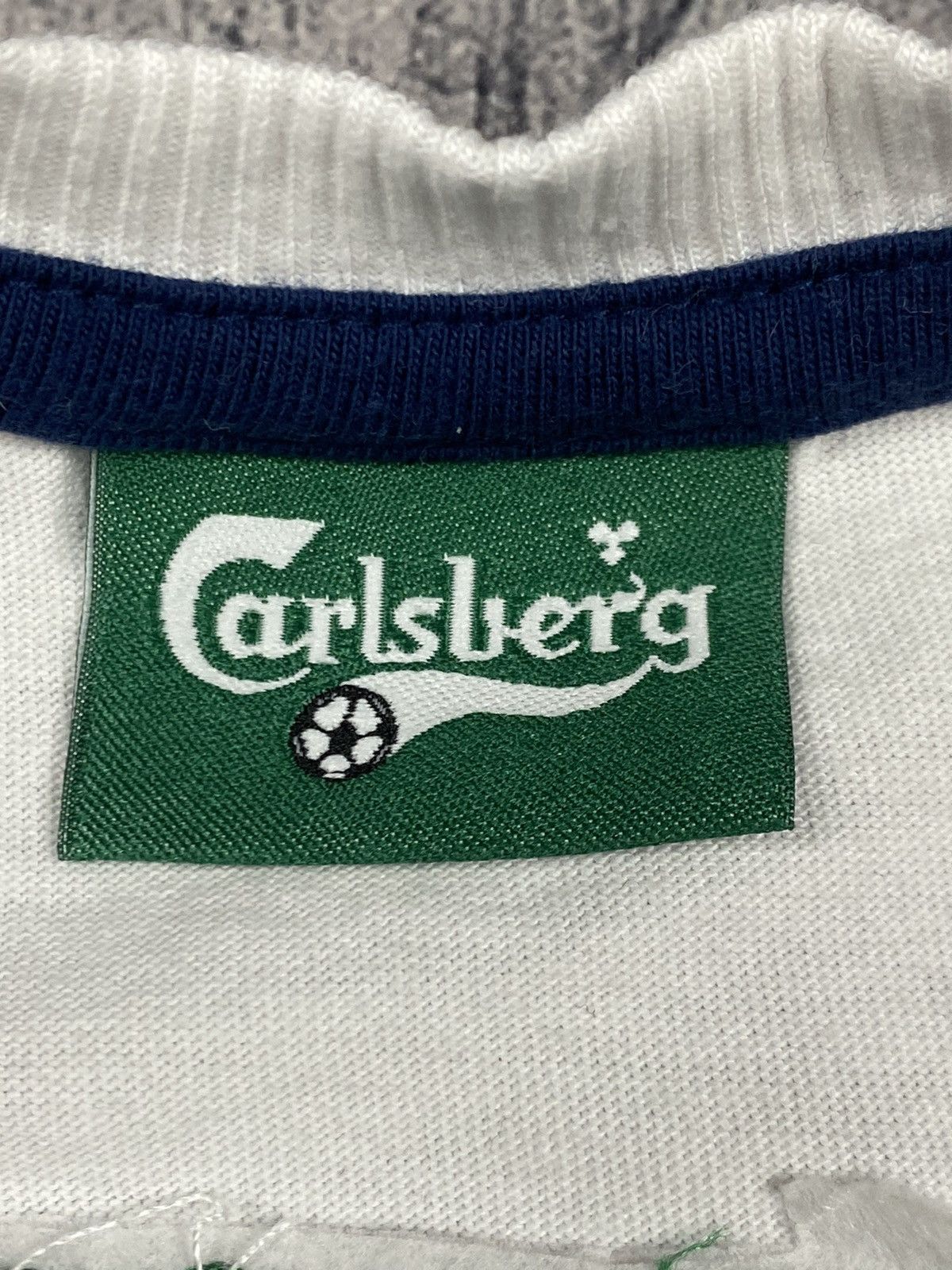 Vintage Vintage England Calsberg Center Logo Tee T Shirt Size US L / EU 52-54 / 3 - 10 Thumbnail