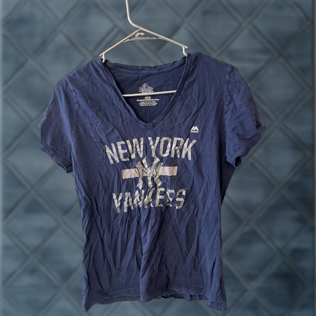 Vintage New York Yankees Genuine Merchandise V Neck Med Blue Women’s Distress Size M / US 6-8 / IT 42-44 - 1 Thumbnail