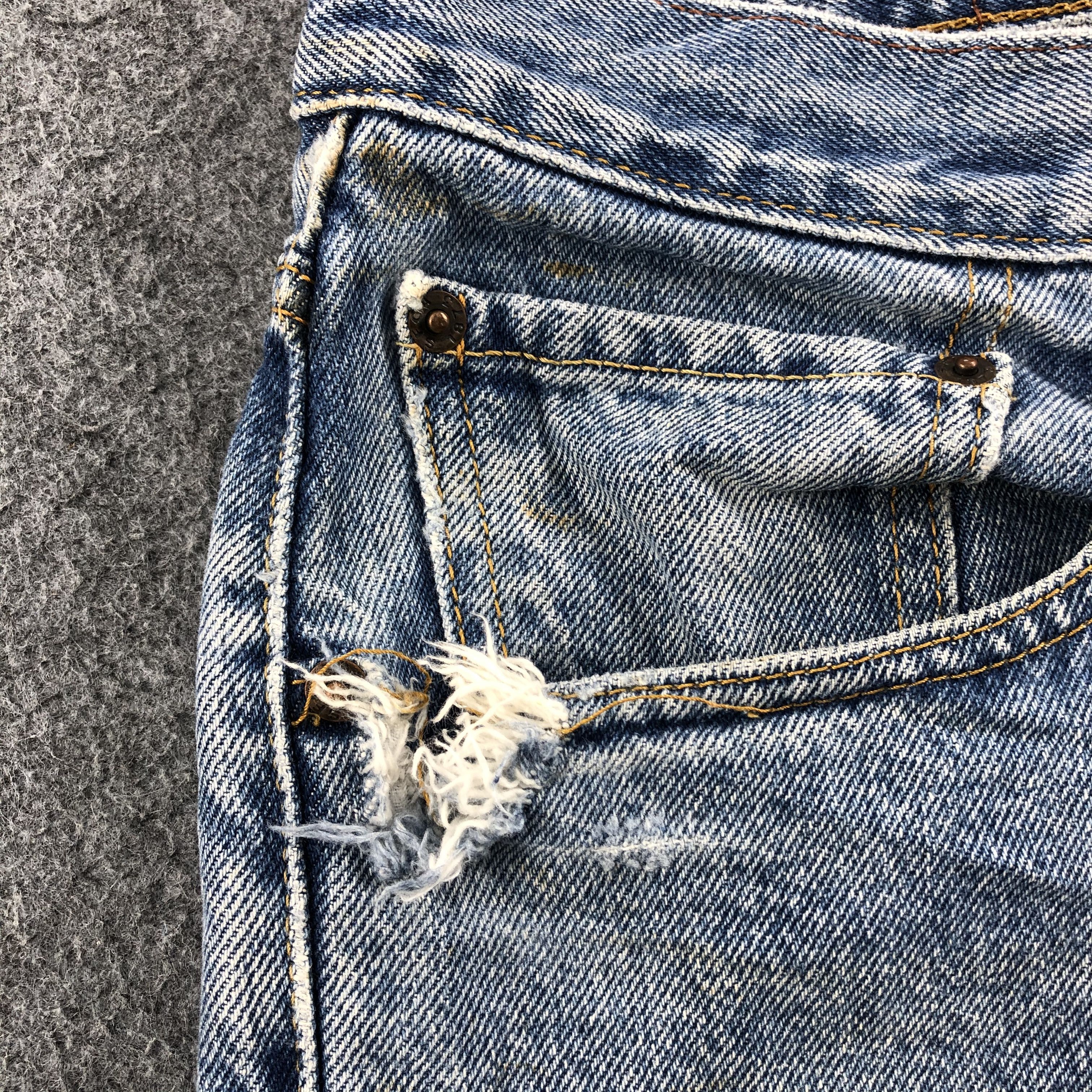 Levi's Vintage Levis Jeans Faded Blue Distressed Denim KJ428 Size US 33 - 8 Thumbnail