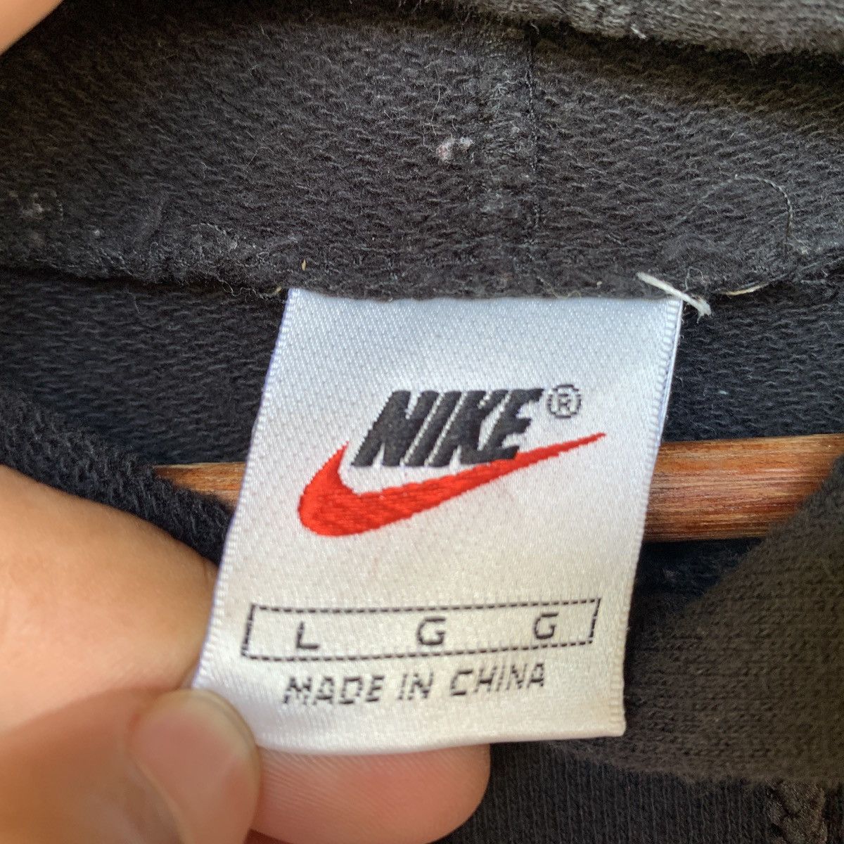 Nike Vintage 90s Nike Swoosh x block Hoodie Embroidered Logo Size US M / EU 48-50 / 2 - 9 Thumbnail