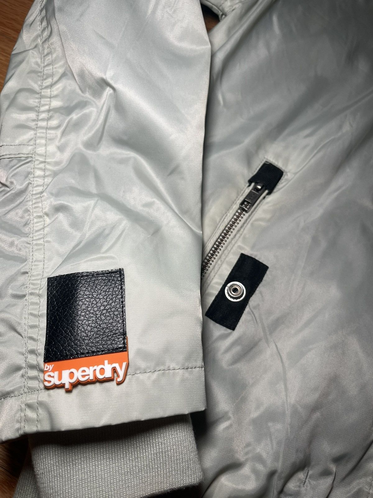 Superdry SuperDry Full-Zip Hooded Silver Bomber Jacket Size US S / EU 44-46 / 1 - 7 Thumbnail