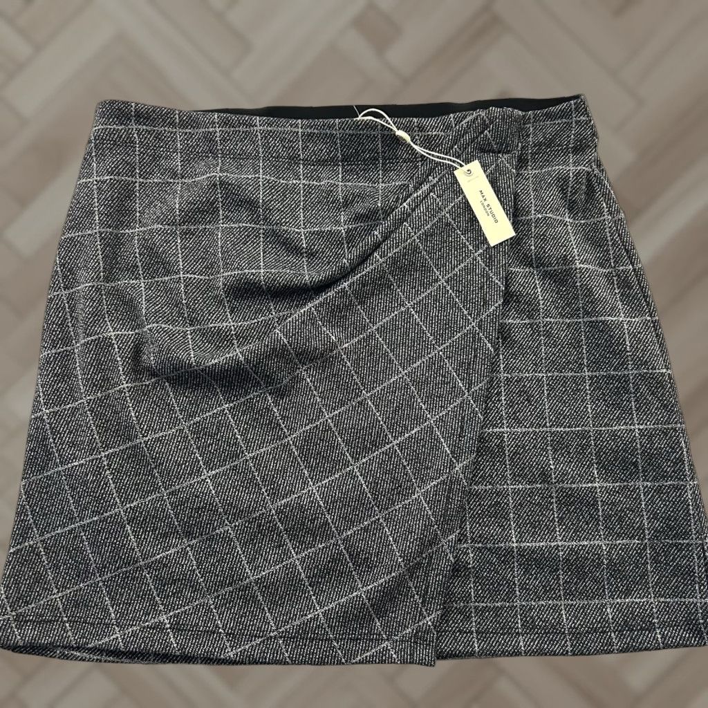 Vintage NEW Max Studio London Elastic Waist Plaid Mini Skirt Women's XL Black Gray 8 Size 40" / US 18 - 1 Thumbnail