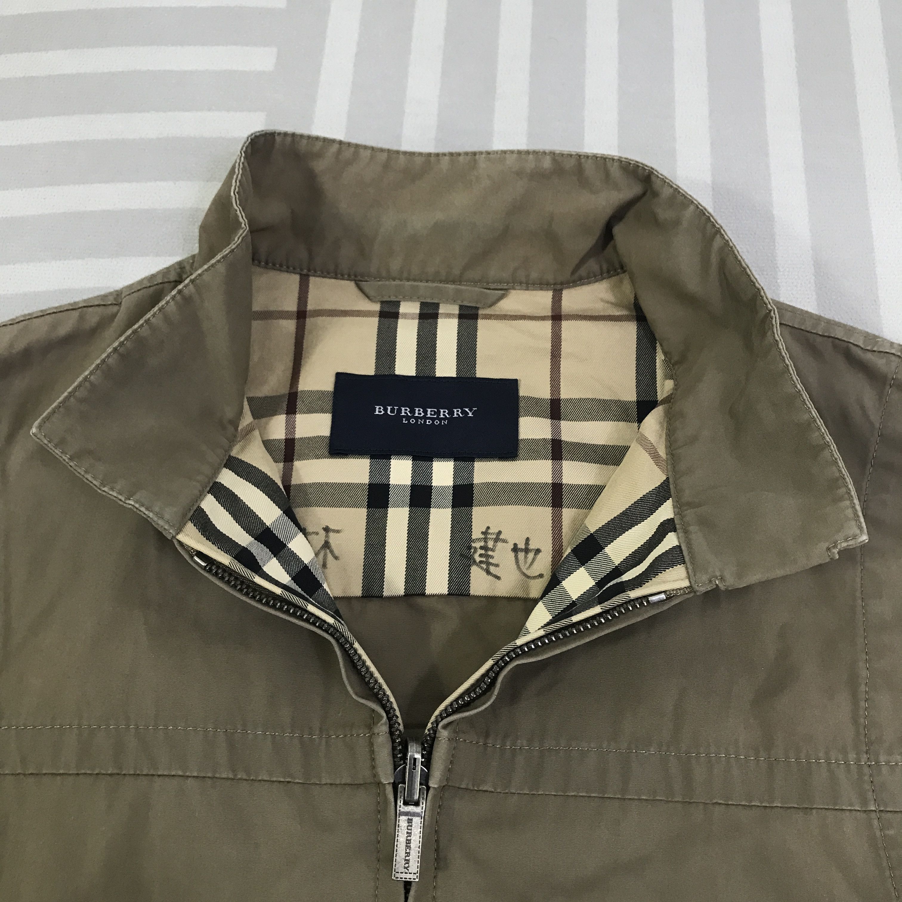 Burberry Vintage Burberry London colour faded Vest K121B18 Size US L / EU 52-54 / 3 - 5 Thumbnail