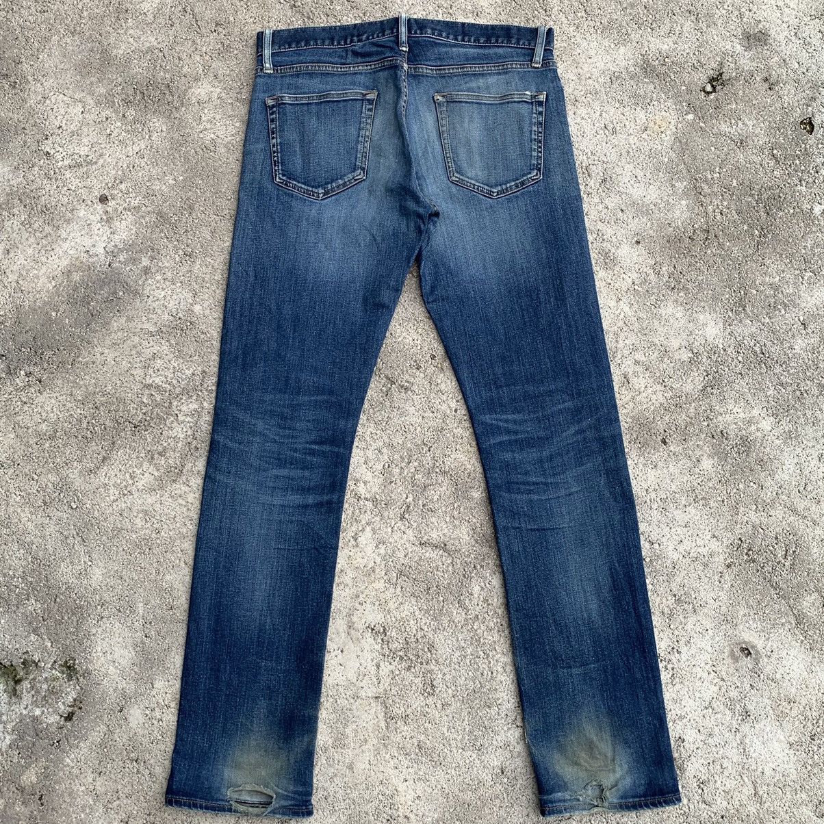 Undercover × Uniqlo Vintage Faded Two Tone Uniqlo Distressed Jeans Denim W33 Size US 33 - 2 Thumbnail
