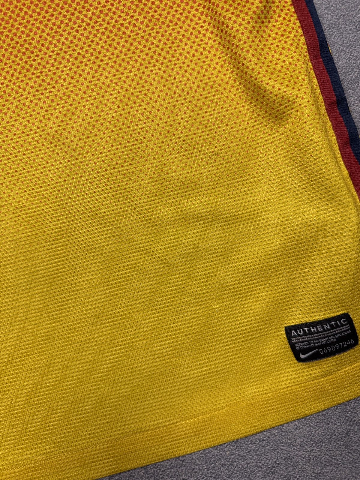 Nike Nike FCB Barcelona Orange Qatar Foundation Unicef Jersey Size US S / EU 44-46 / 1 - 13 Thumbnail