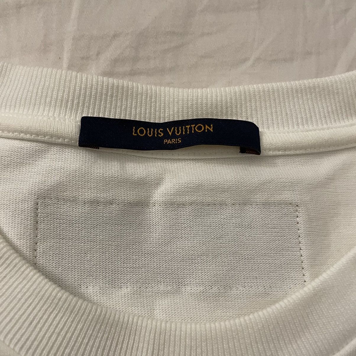 Louis Vuitton Logo tee Size US L / EU 52-54 / 3 - 5 Thumbnail