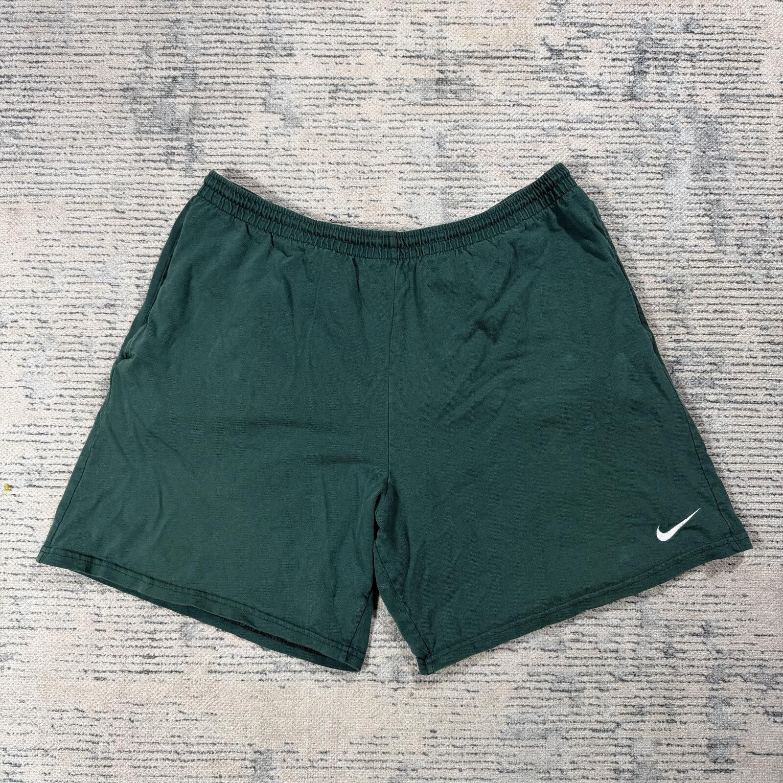 Nike Vintage 90s Nike Shorts Green Track Size US 36 / EU 52 - 1 Thumbnail