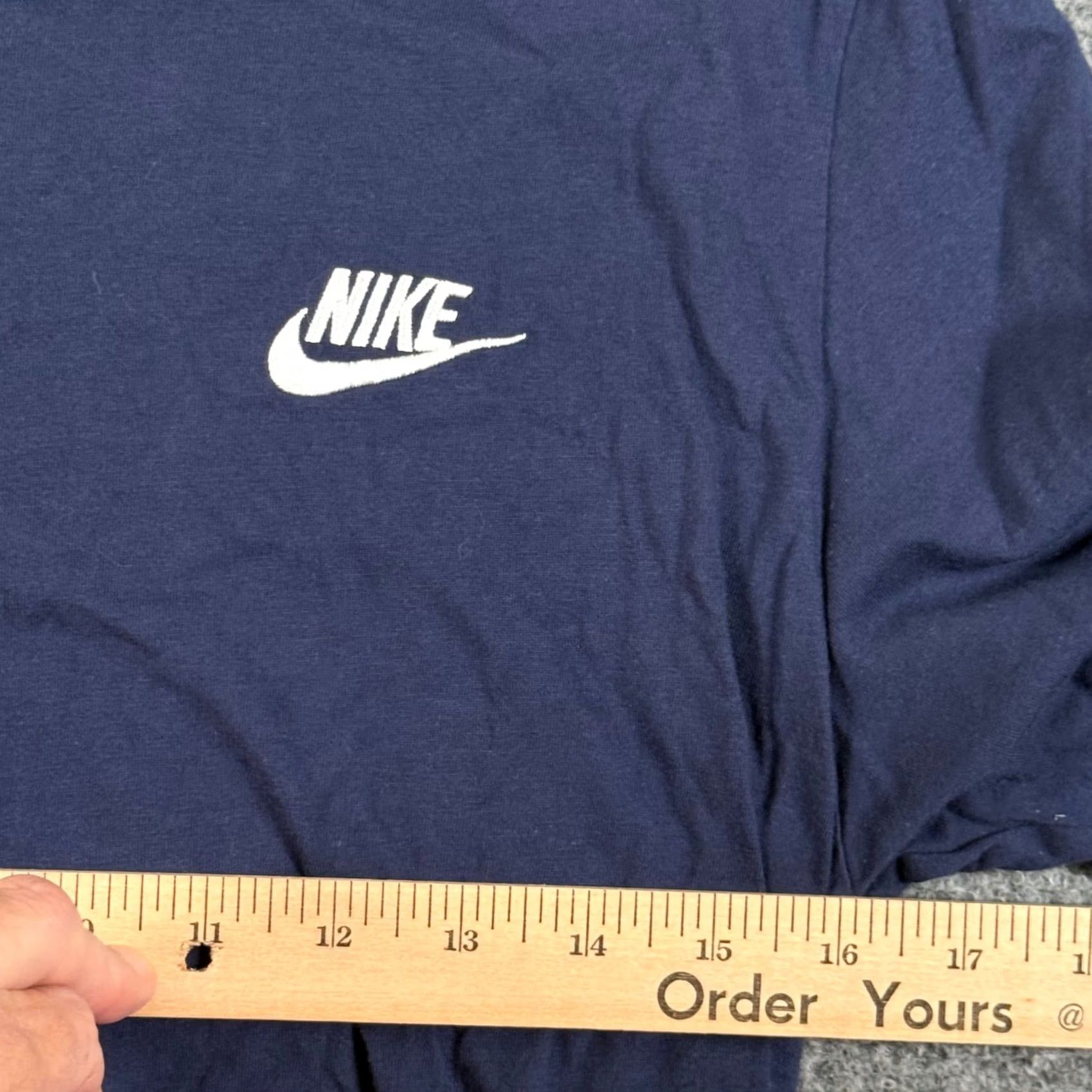 Nike Nike The Nike Tee Crew Neck SS Everyday T-Shirt Mens S Athletic Lightweight Blue Crew Neck Short Sleeve Cotton Nike Shirt Mens Regular Fit Size US S / EU 44-46 / 1 - 7 Thumbnail
