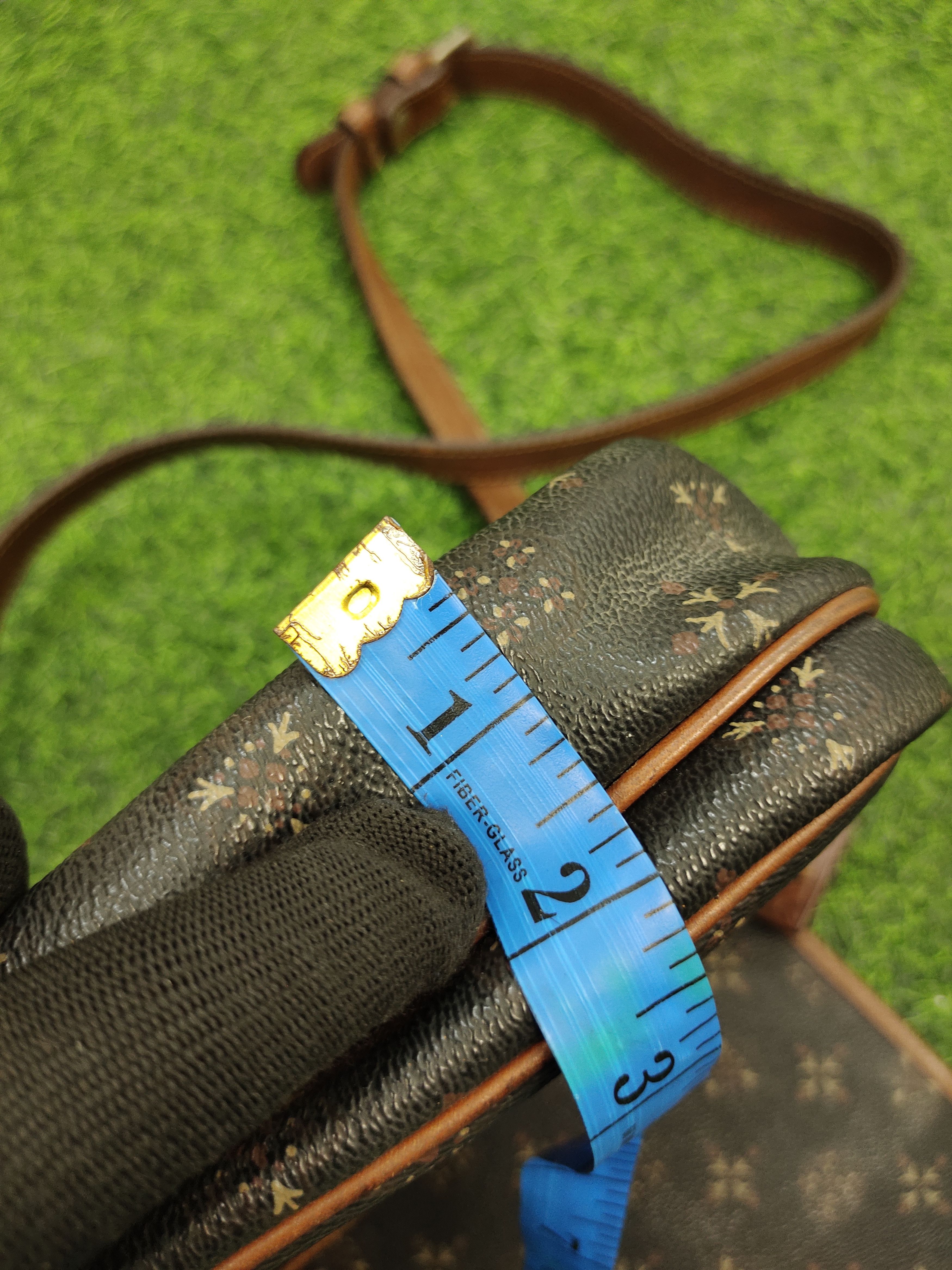 Leather Vintage Sachs Lederwaren Japan Patina Leather Crossbody Bag Size ONE SIZE - 17 Thumbnail
