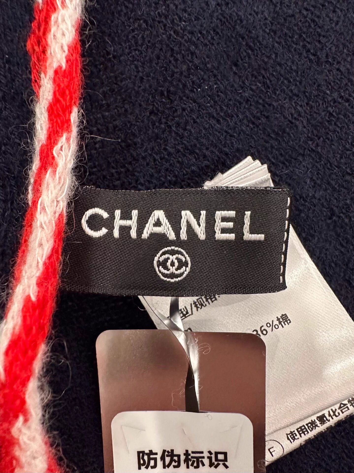 Chanel CHANEL Red & White Navy Cashmere Double C Scarf Size ONE SIZE - 7 Thumbnail