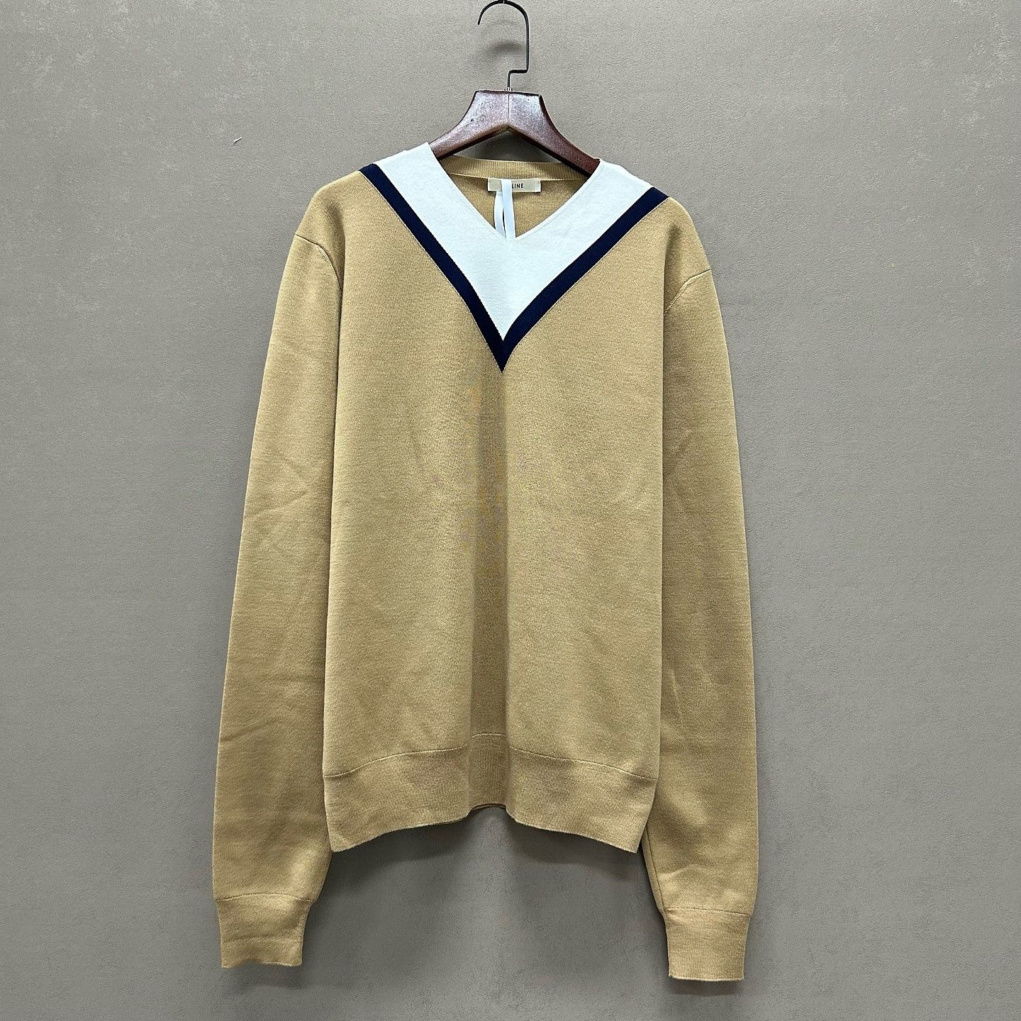 Celine Celine V-Neck Knit Sweater Size S Size US S / EU 44-46 / 1 - 1 Thumbnail