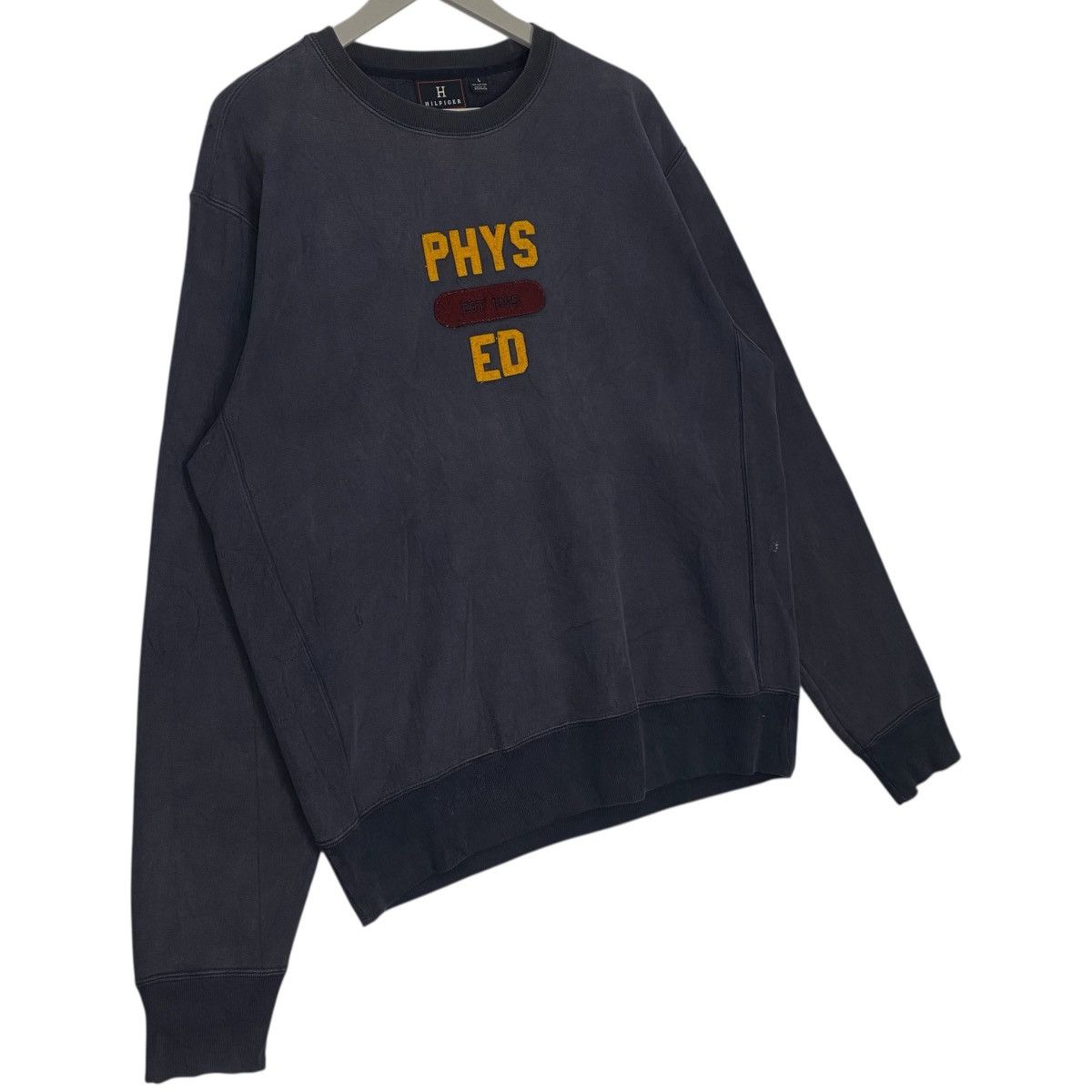 Vintage Vintage Hilfiger Crewneck Sweatshirt Embroidered Black Sz L Size US L / EU 52-54 / 3 - 3 Thumbnail