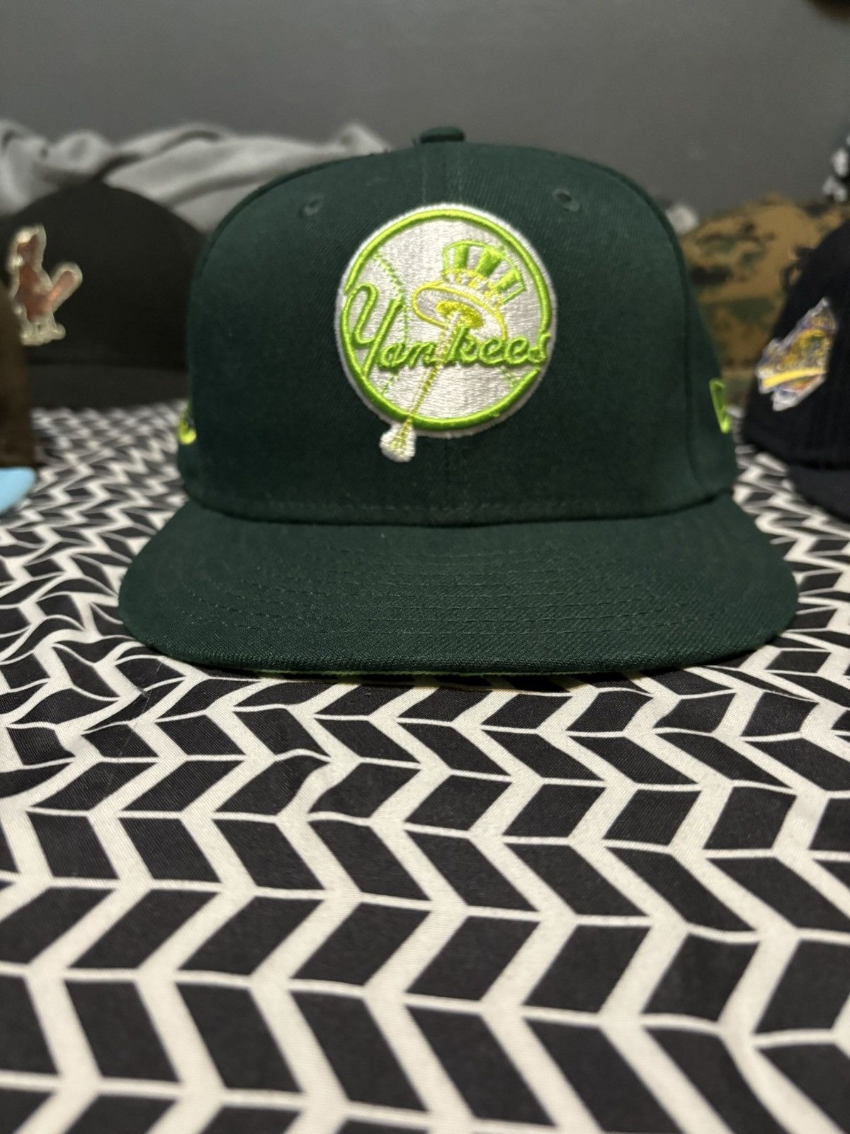Designer × New Era dark green and lime green ny yankees fitted size 7 Size ONE SIZE - 1 Thumbnail
