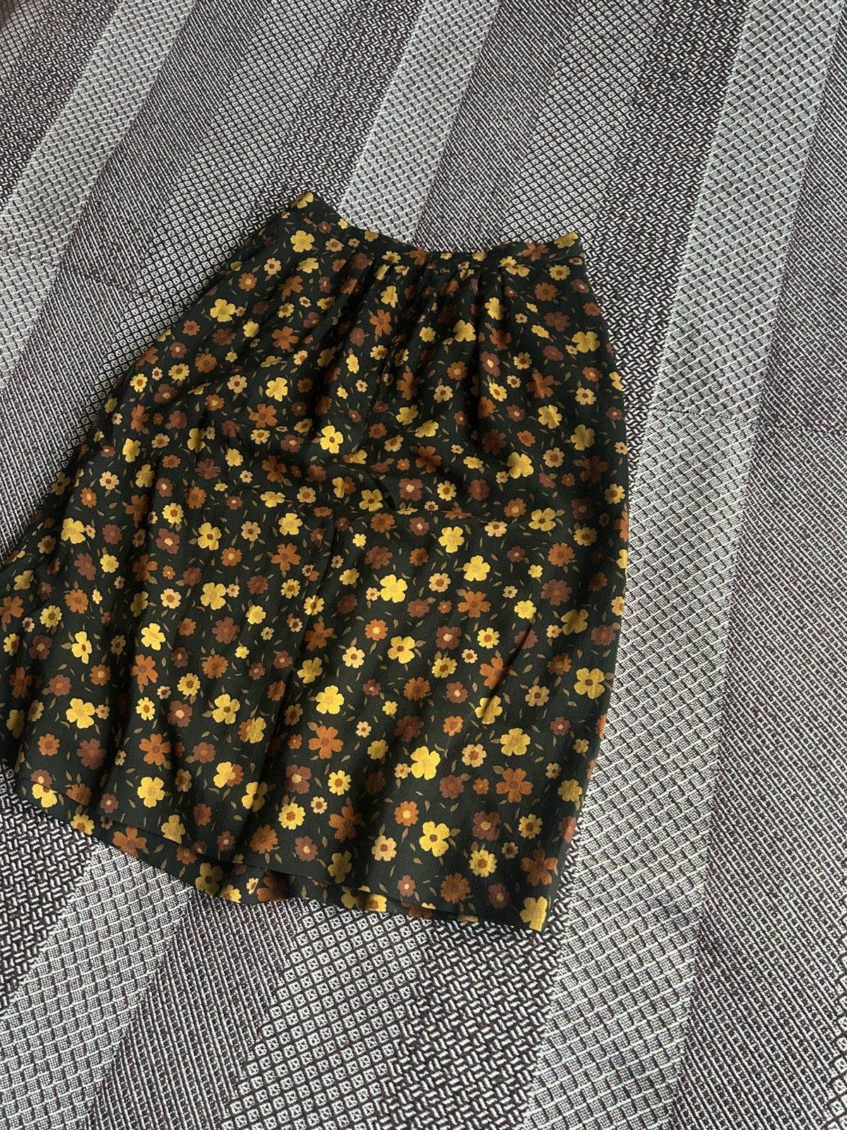 Celine Vintage Celine Midi Skirt Women Luxury Style Size 44 Rare Size 30" / US 8 / IT 44 - 2 Thumbnail