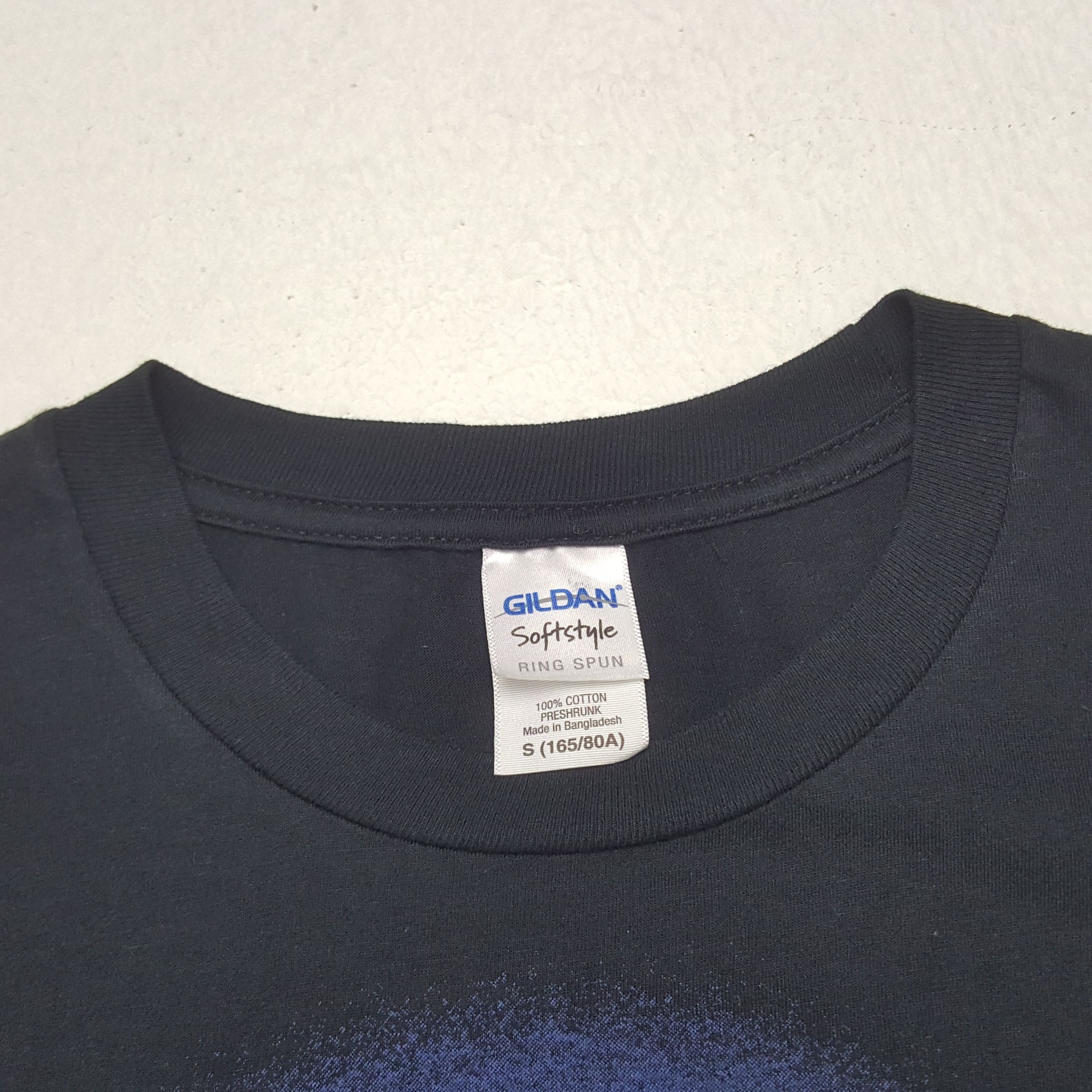 Vintage Vintage The Avril Lavigne Tour Solo Singer Songwriter Tshirt Size US S / EU 44-46 / 1 - 5 Thumbnail