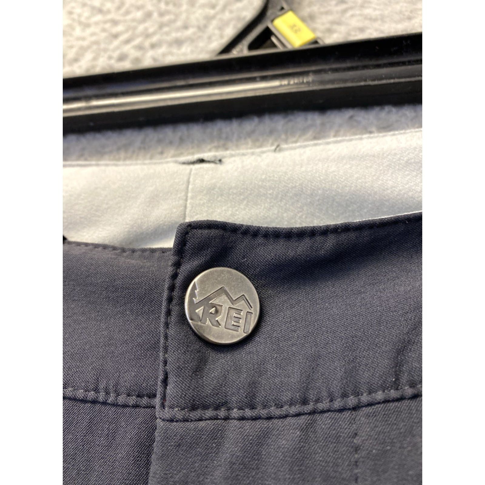 Vintage REI Women's Hiking Pants Sl T Black 8 Cargo Flared Water Resistant Windproof Pockets Outdoor/Nature/Outdoors/Travel Casual Size 30" / US 8 / IT 44 - 4 Thumbnail