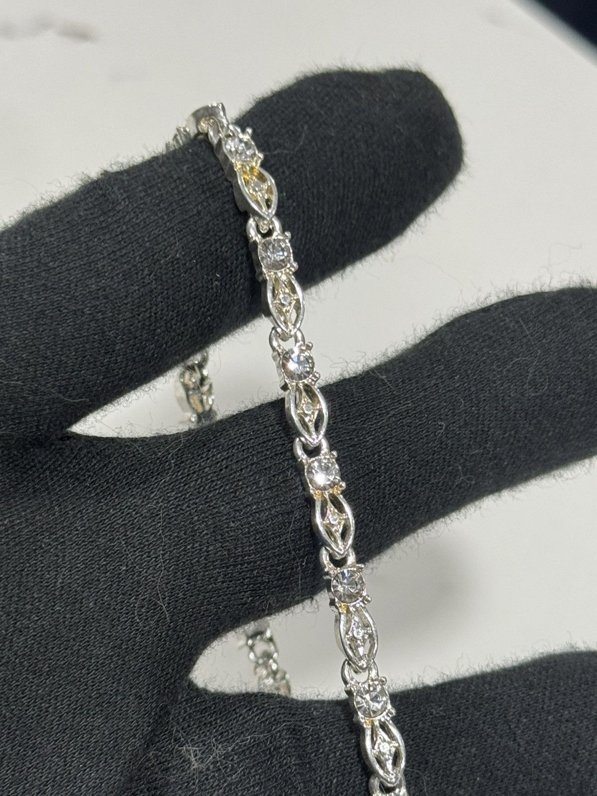 Avon Celli Vintage Avon Bracelet Size ONE SIZE - 2 Thumbnail