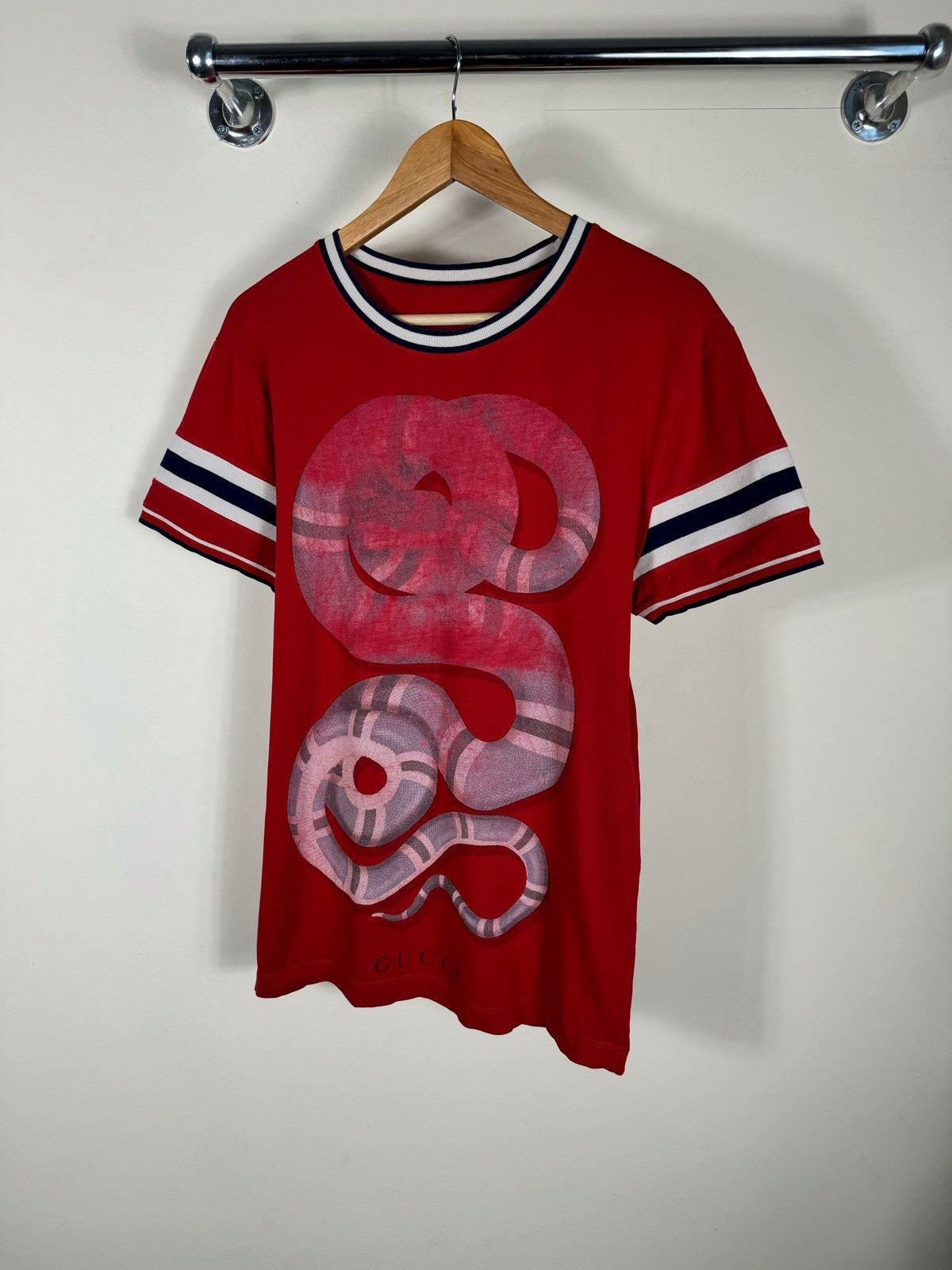 Designer GUCCI SNAKE RED TEE Size US S / EU 44-46 / 1 - 1 Thumbnail