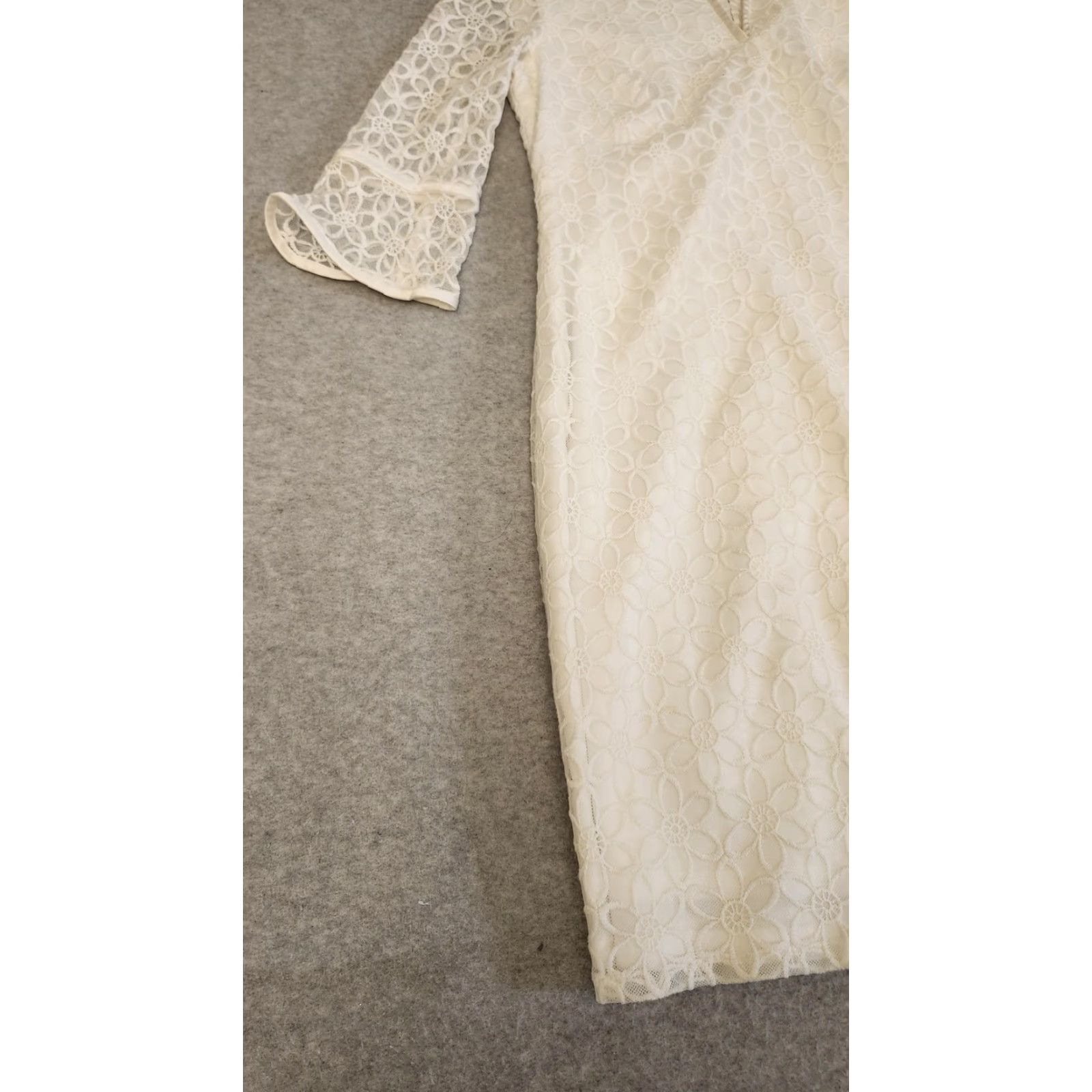 Adrianna Papell VINTAGE Adrianna Papell Dress Womens 4P Ivory Floral Lace Sheath Bell Sleeve Cocktail Size S / US 4 / IT 40 - 4 Thumbnail