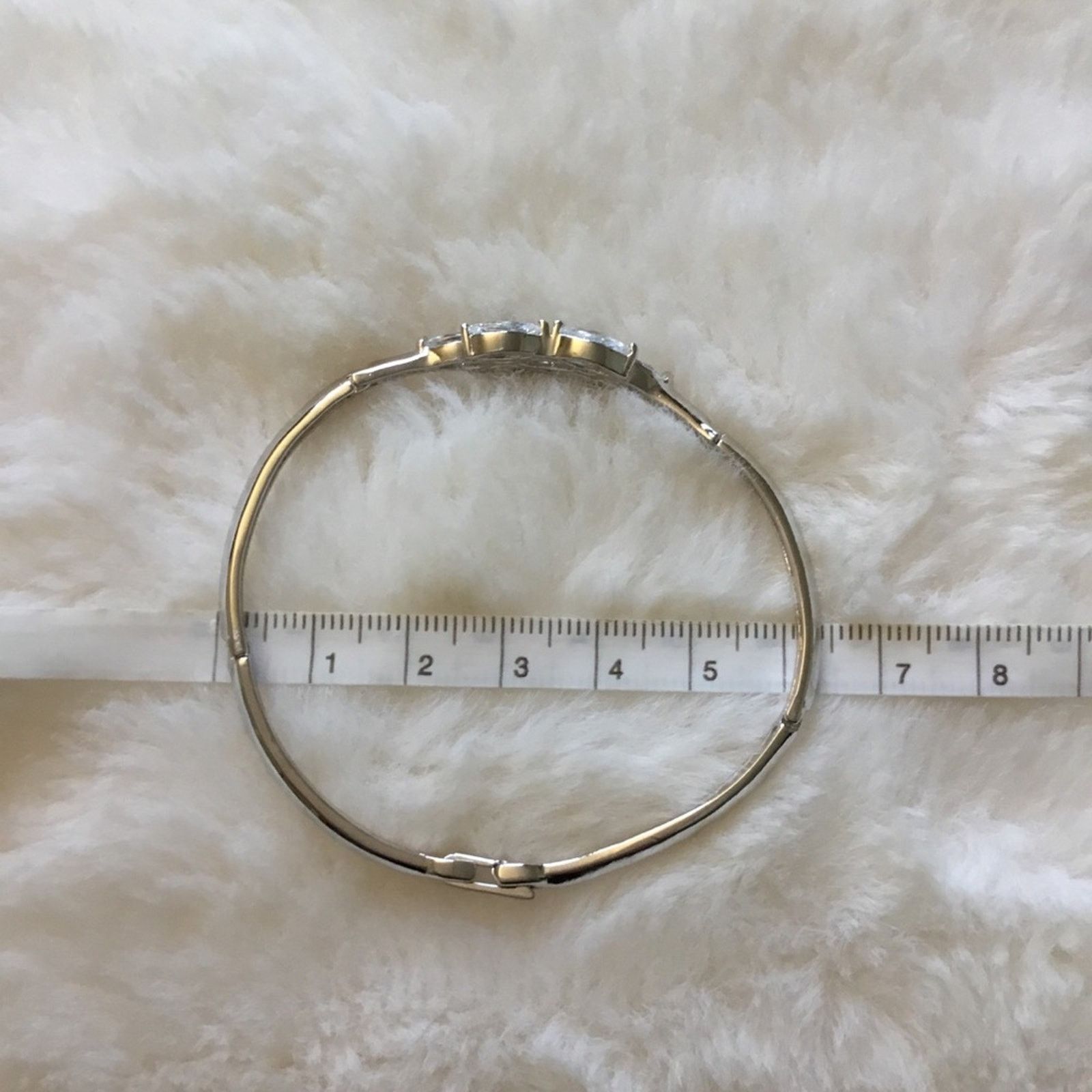 Other Elegant Silver Crystal Flower Bracelet Size ONE SIZE - 11 Thumbnail