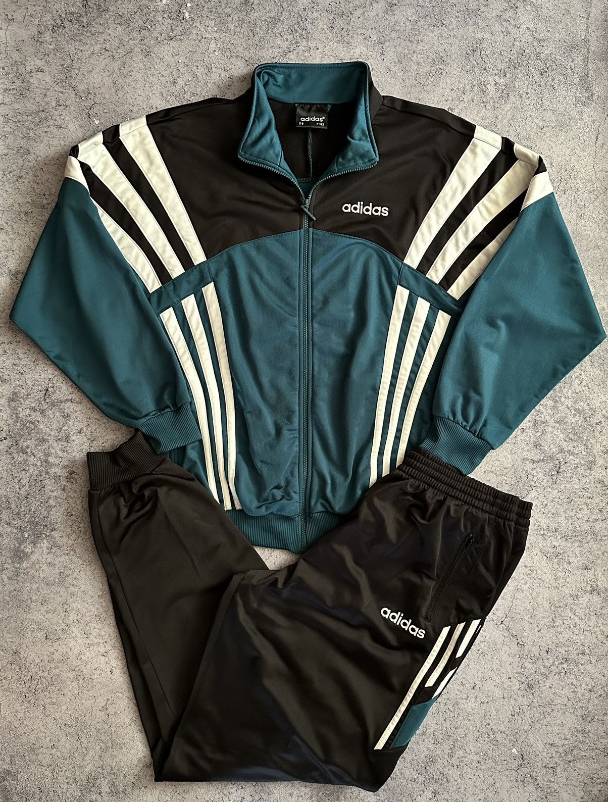 Adidas Vintage Adidas Tracksuit Set Jacket + Pants Size US L / EU 52-54 / 3 - 1 Thumbnail
