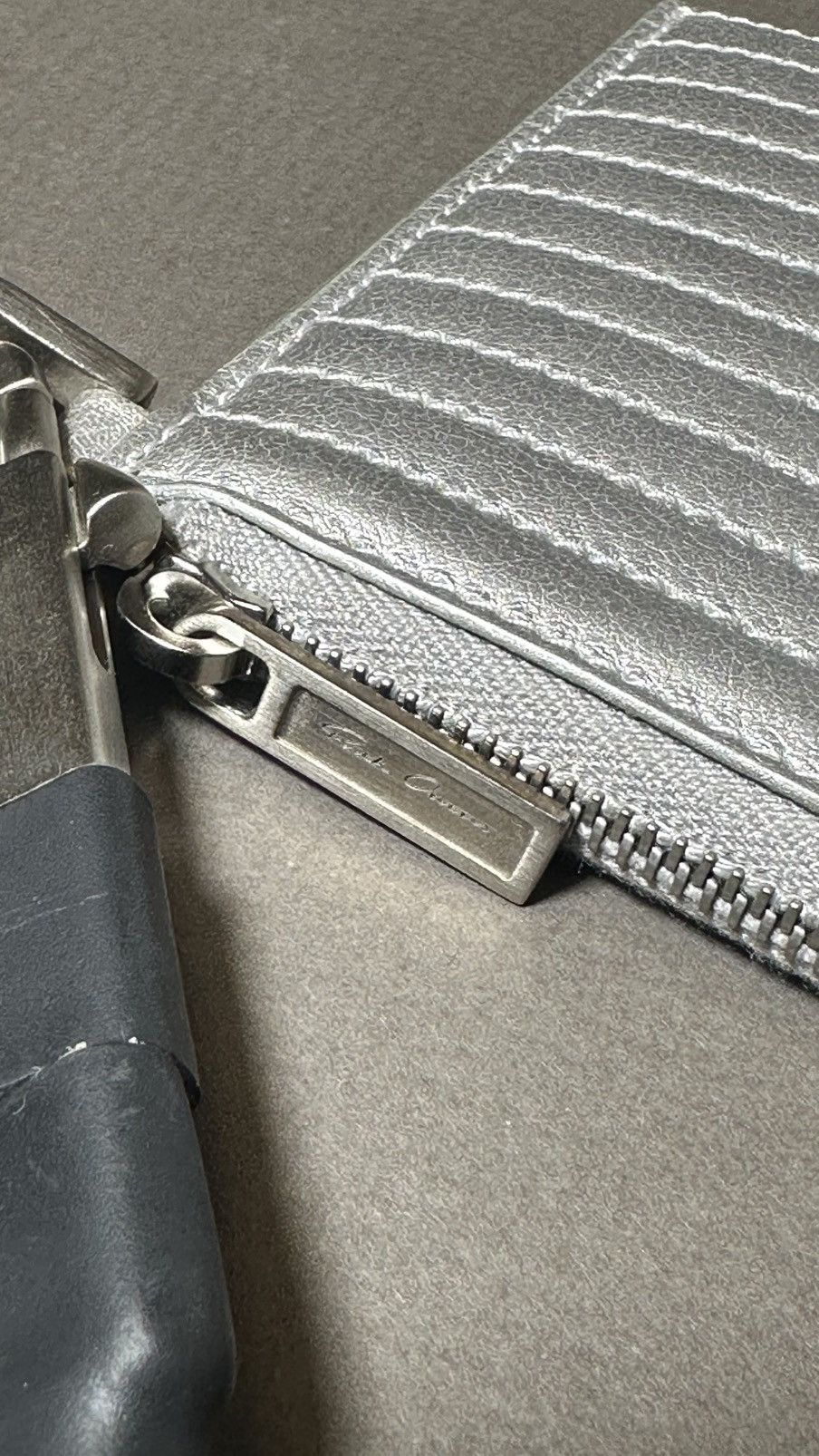 Rick Owens Rick Owens FW19 LARRY quilted wallet in silver calf Size ONE SIZE - 3 Thumbnail