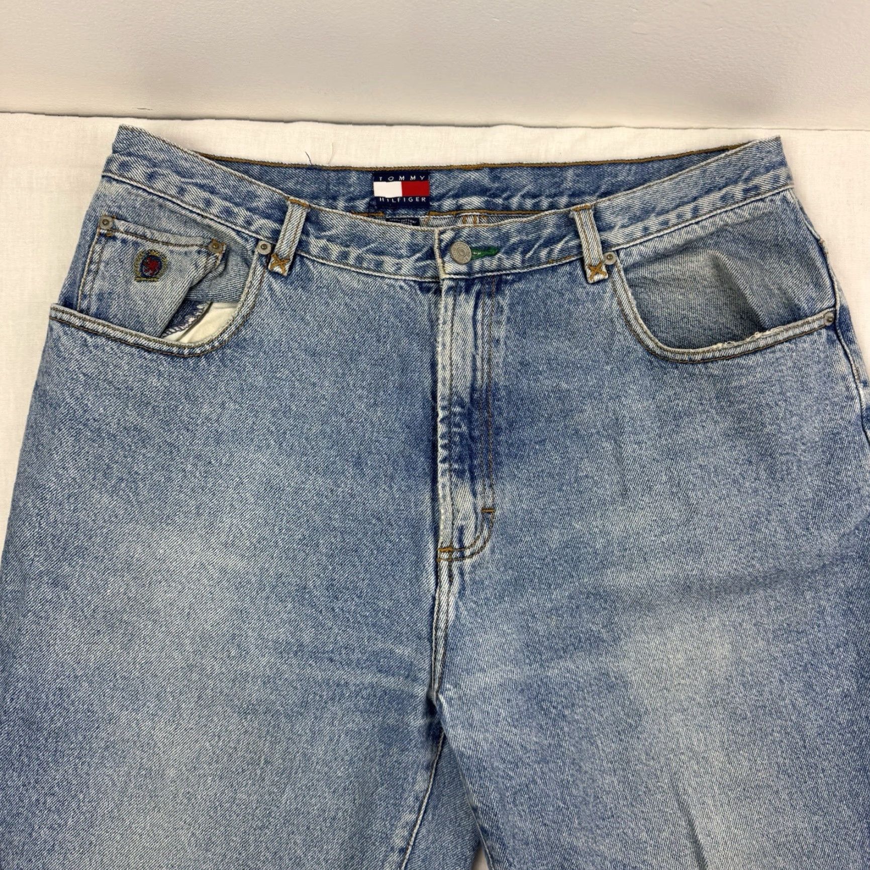 Tommy Hilfiger VINTAGE Tommy Hilfiger Jeans Adult 38x33 Relaxed Blue 90s Hip Hop Grunge Mens Jeans Size US 38 / EU 54 - 2 Thumbnail