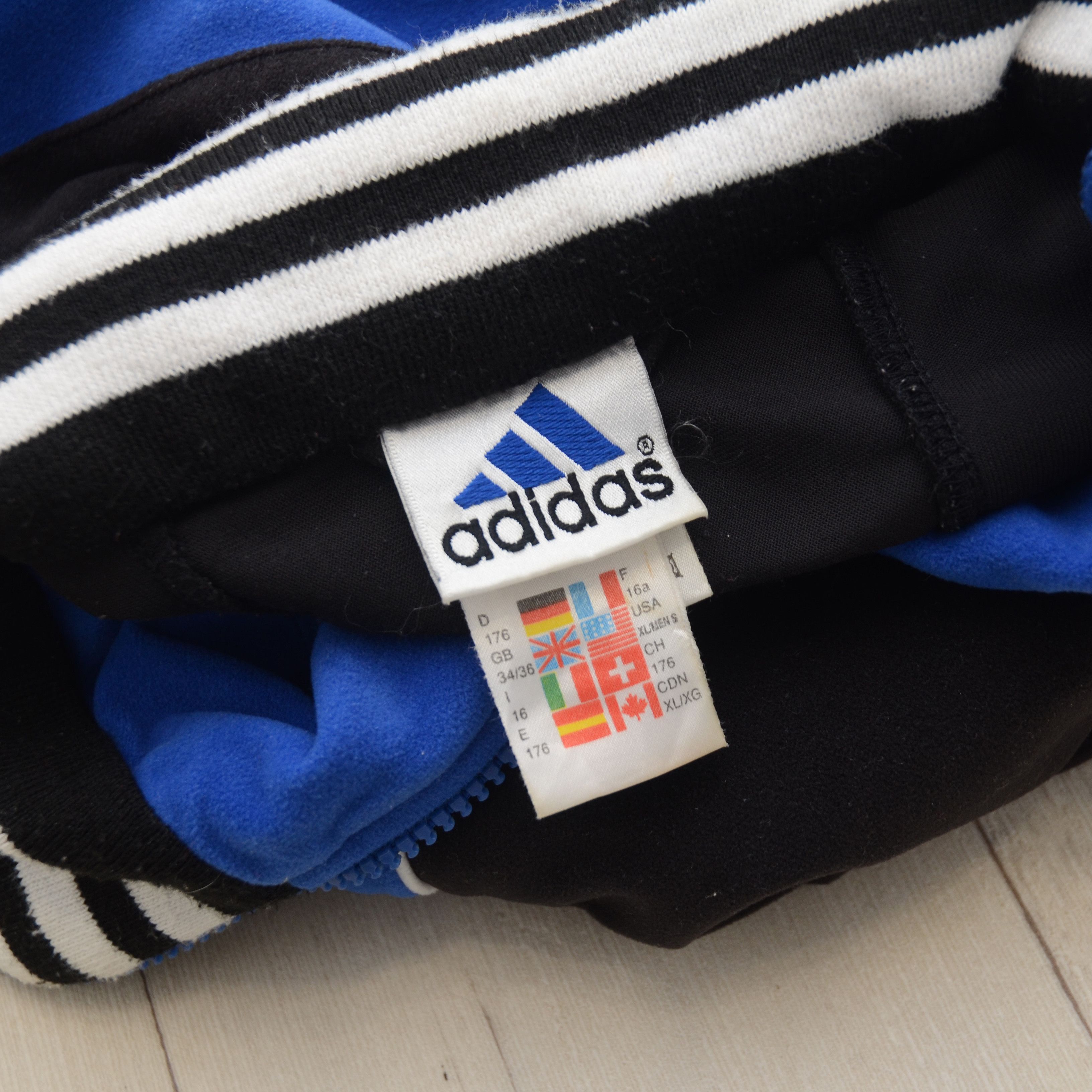 Adidas Vintage Adidas Velour Track Jacket Original Retro Full Zip Size US M / EU 48-50 / 2 - 10 Thumbnail