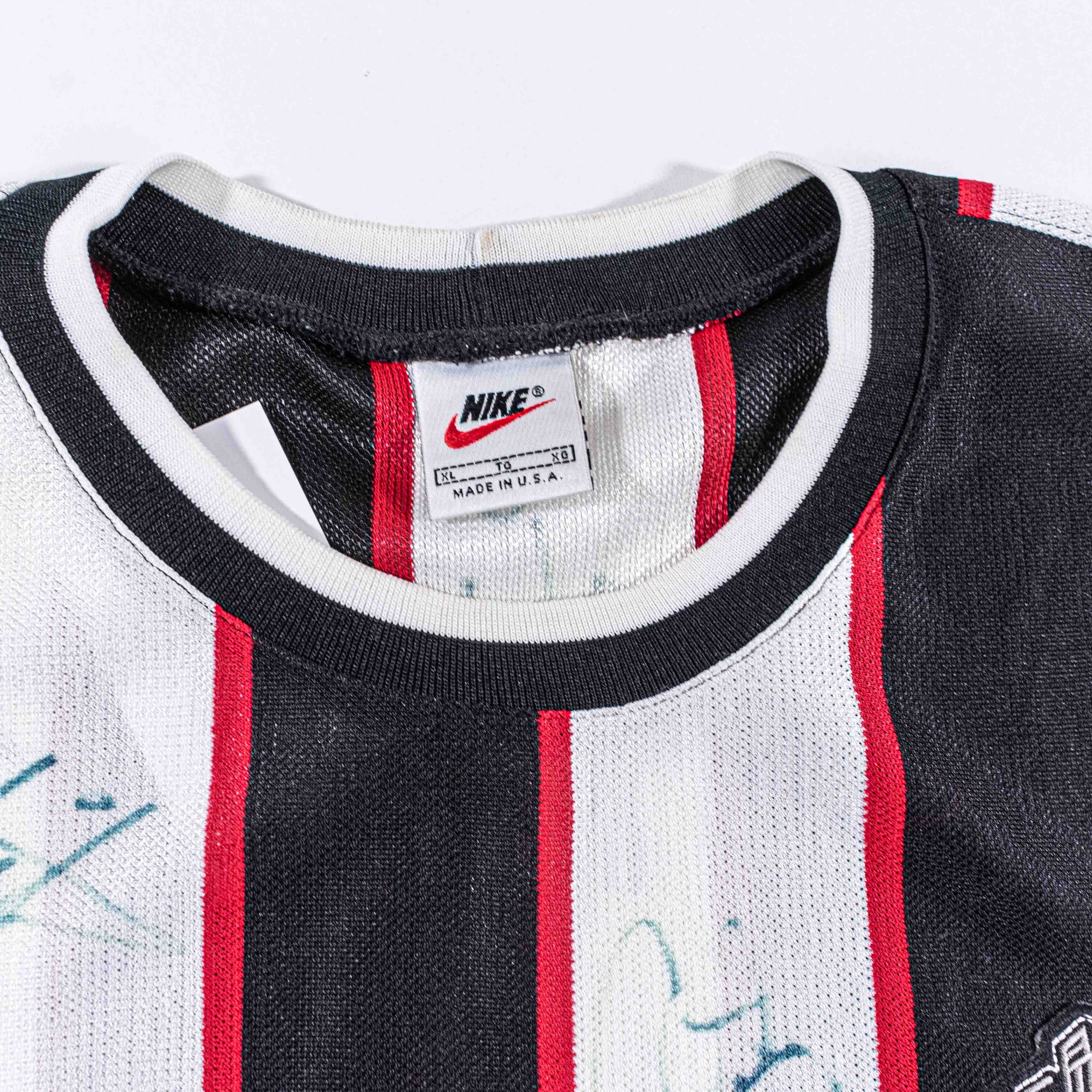 Nike 1997 NIKE New York New Jersey MetroStars Autographed Jersey Size US XL / EU 56 / 4 - 9 Thumbnail
