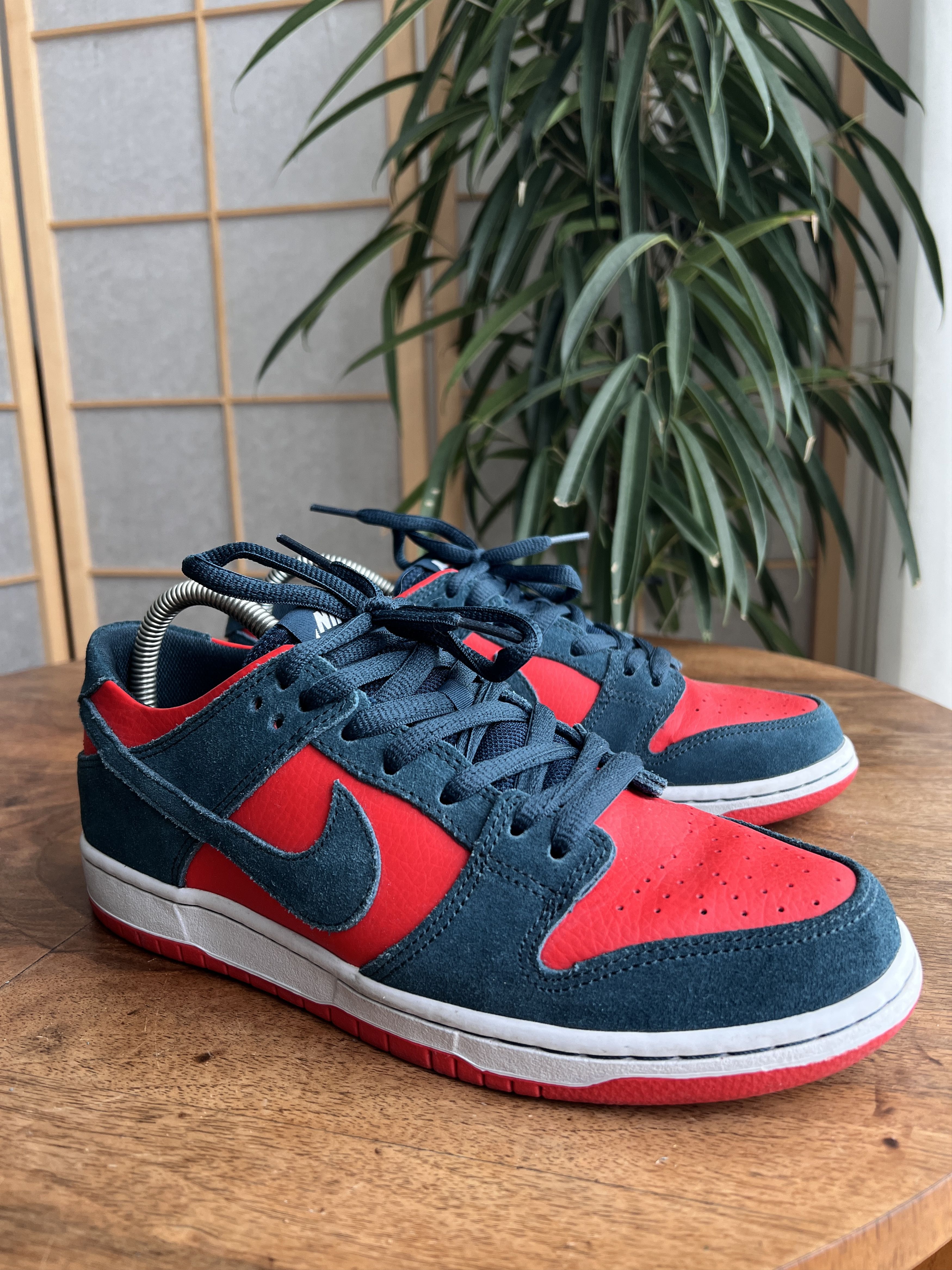 Nike SB Rare! Nike SB Zoom Dunk Low Reverse Shark sneakers shoes Size US 9 / EU 42 - 10 Thumbnail