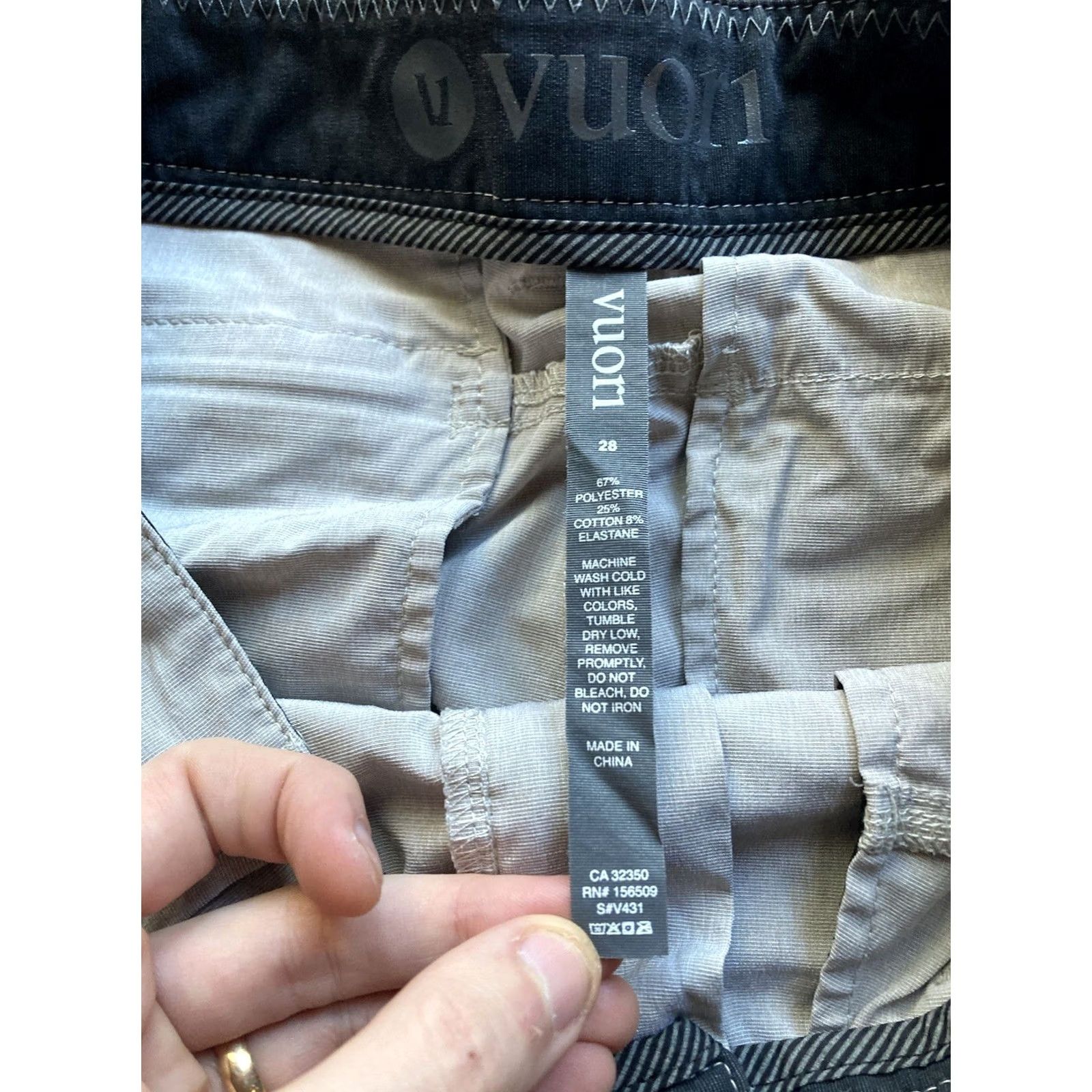Vuori Vuori Mens Size 28 Chino Pants 5-Pocket Beige Stretch Athletic Knit 100% Polyester Classic Straight Rise Mid Inseam 31 Sport Casual Workwear Size US 28 / EU 44 - 7 Thumbnail