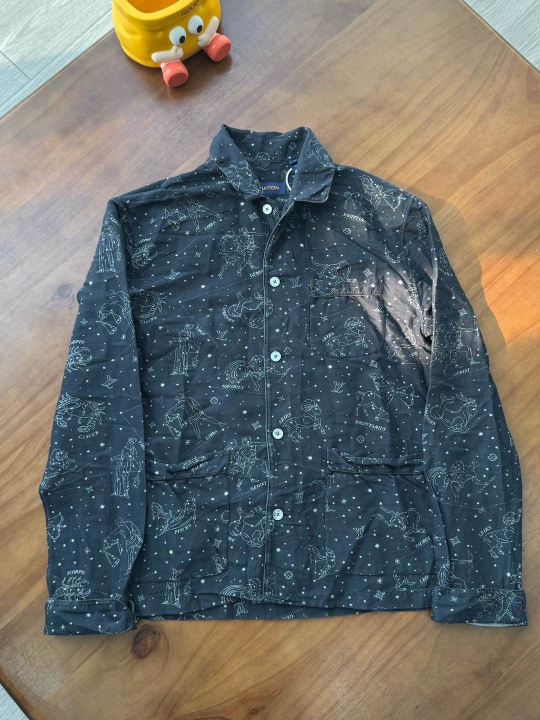 Louis Vuitton Louis Vuitton Zodiac Constellation Print Shirt Size S Size US S / EU 44-46 / 1 - 1 Thumbnail