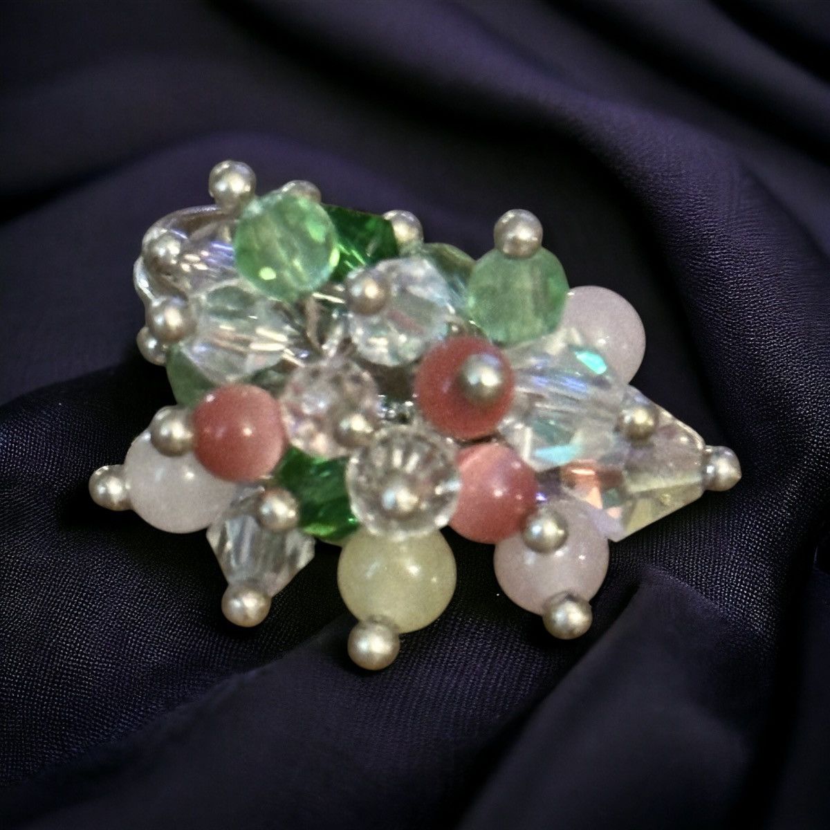 Vintage Vintage silver tone cluster glass bead ring Size ONE SIZE - 1 Thumbnail