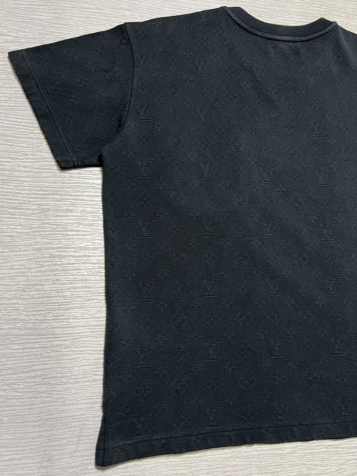 Louis Vuitton Louis Vuitton - 3D Pocket Monogram T-Shirt Size US XS / EU 42 / 0 - 12 Thumbnail