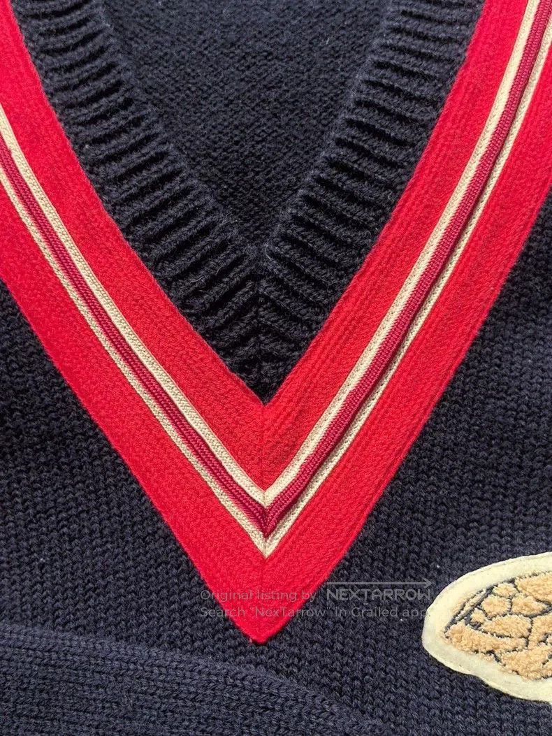 Gucci Gucci Embroidered little bee V-neck knitted sweater Size US M / EU 48-50 / 2 - 6 Thumbnail