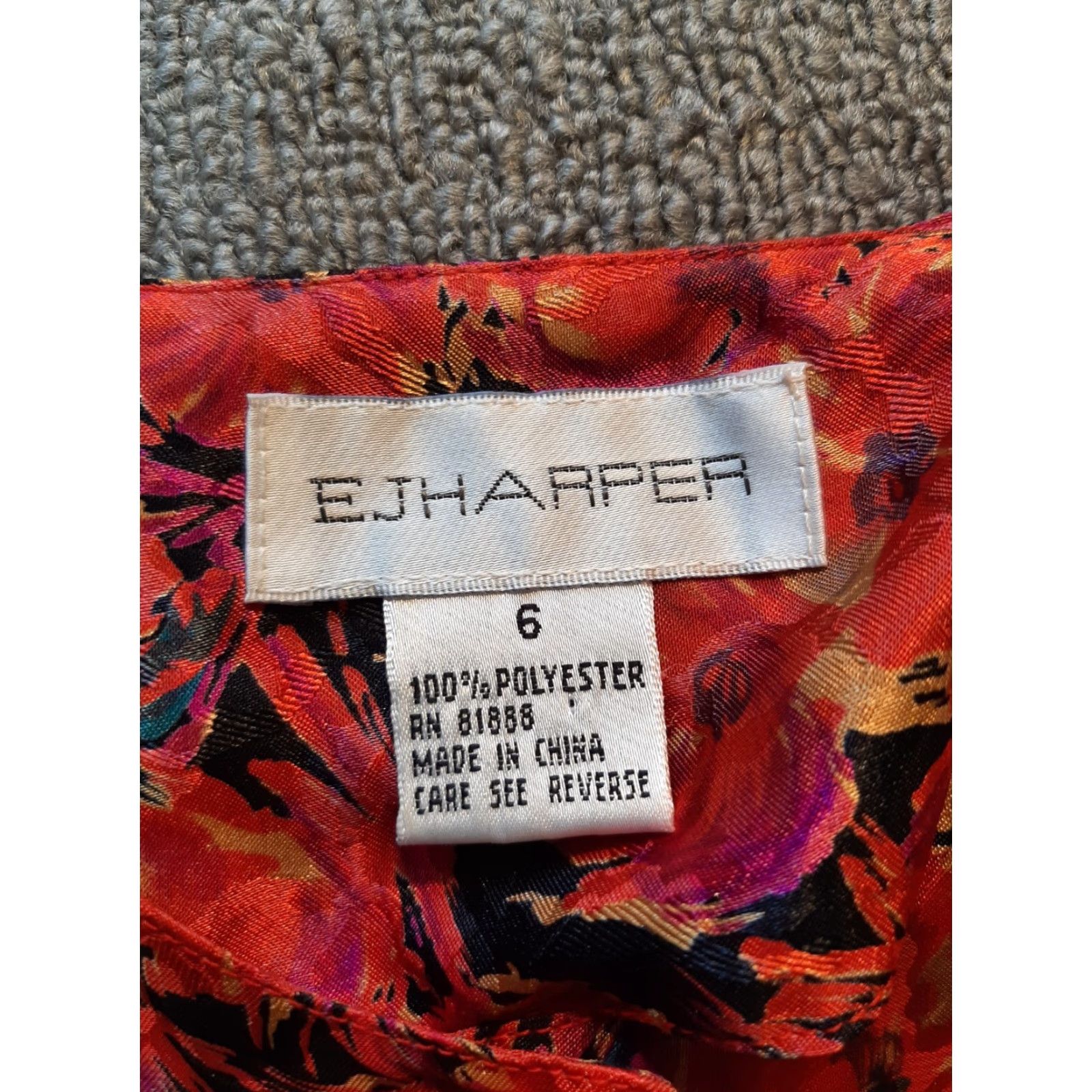 Vintage VINTAGE E.J. HARPER Women's Blouse Red Floral Long Sleeve Button Up Size 6 Padded Shoulders SLV Size M / US 6-8 / IT 42-44 - 3 Thumbnail