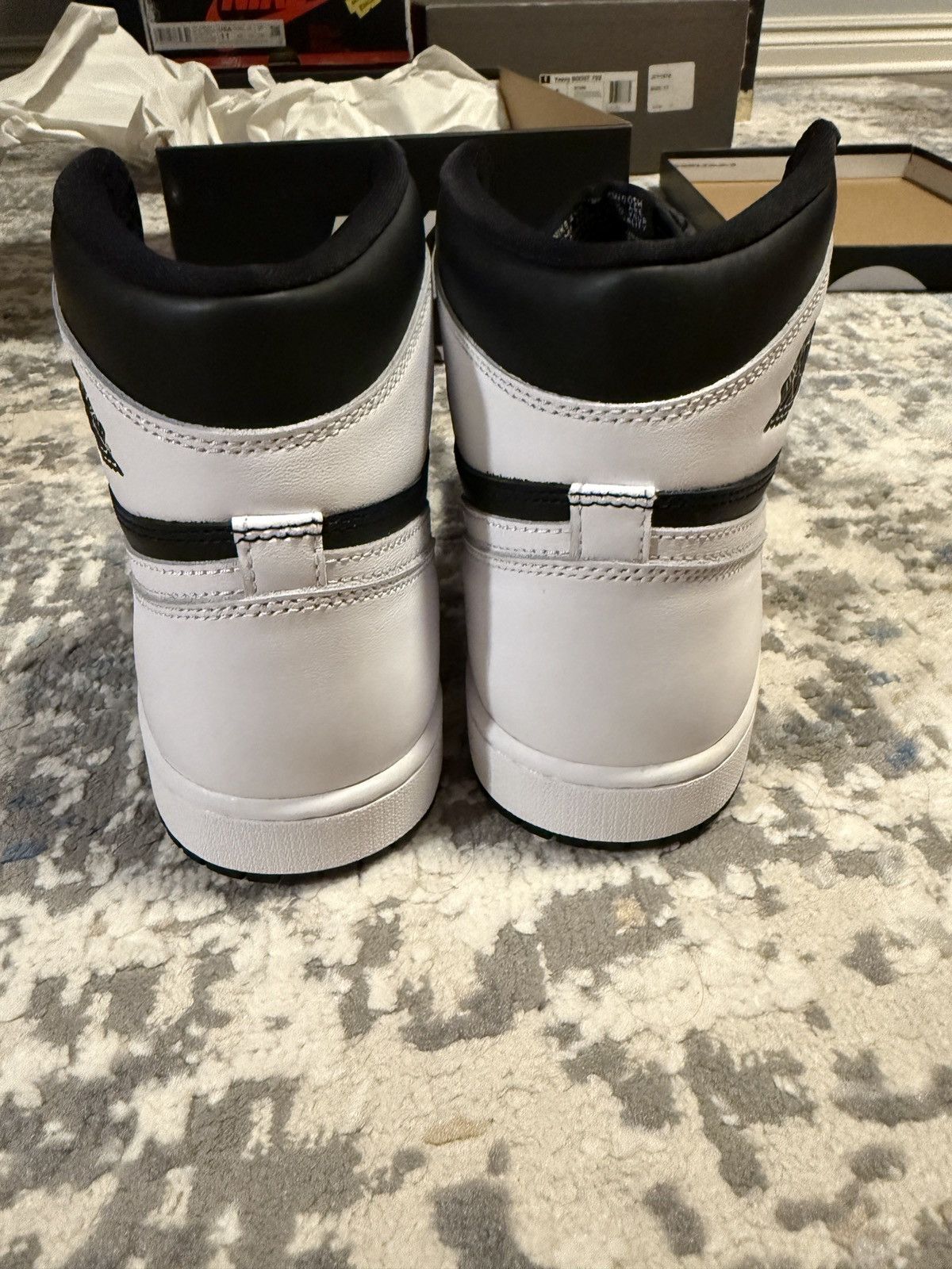 Nike Air Jordan 1 Retro High OG Size US 11 / EU 44 - 4 Thumbnail