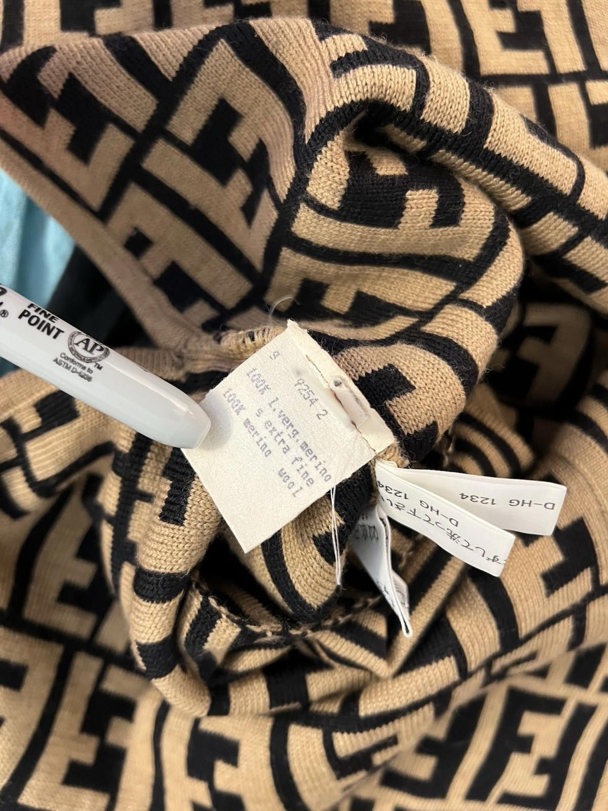 Fendi Fendi FF Logo Cardigan Sweater Wool Size 44 Size US M / EU 48-50 / 2 - 9 Thumbnail