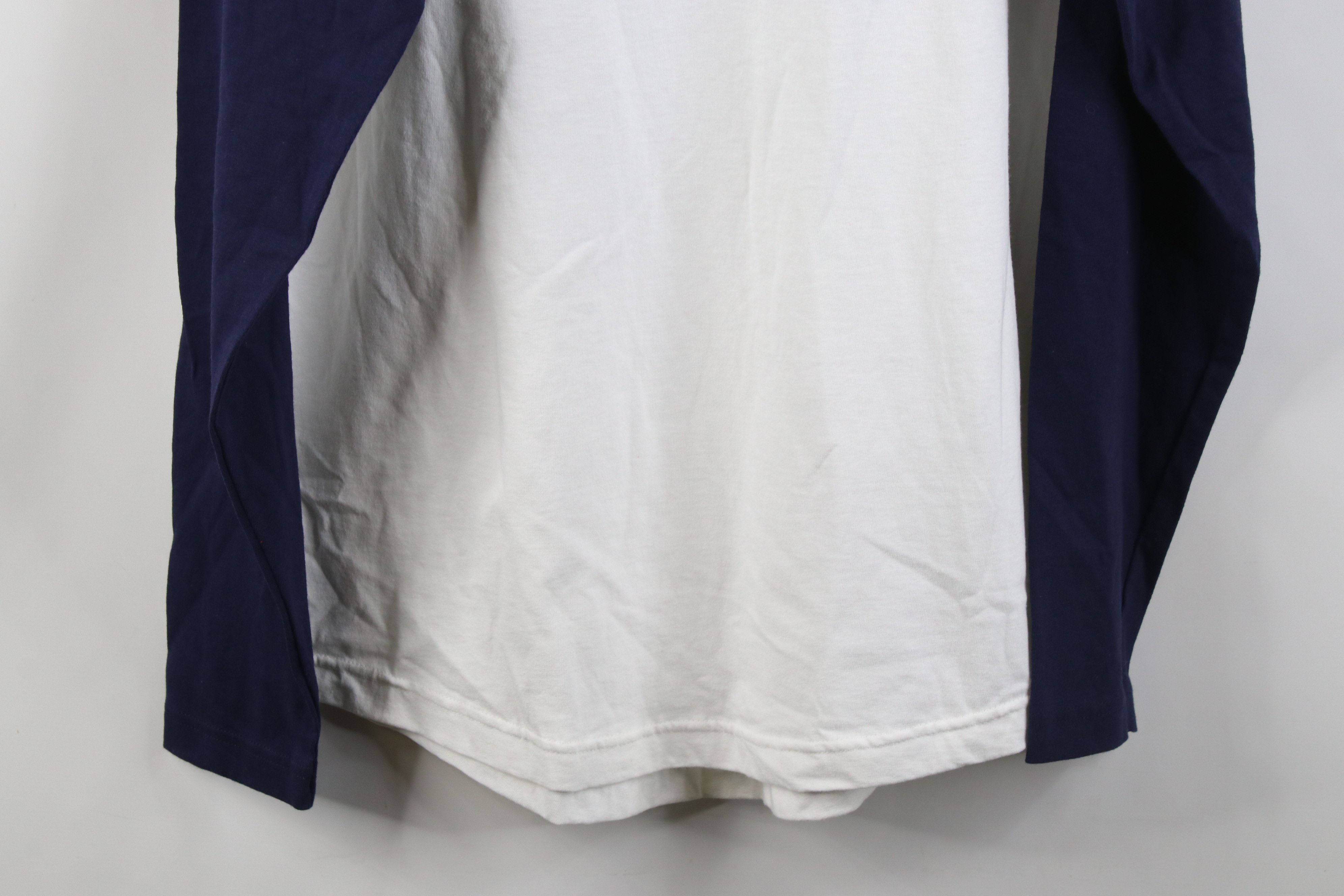 Reebok Vintage Y2K Reebok Baseball Raglan Henley T-Shirt White Size US L / EU 52-54 / 3 - 11 Thumbnail
