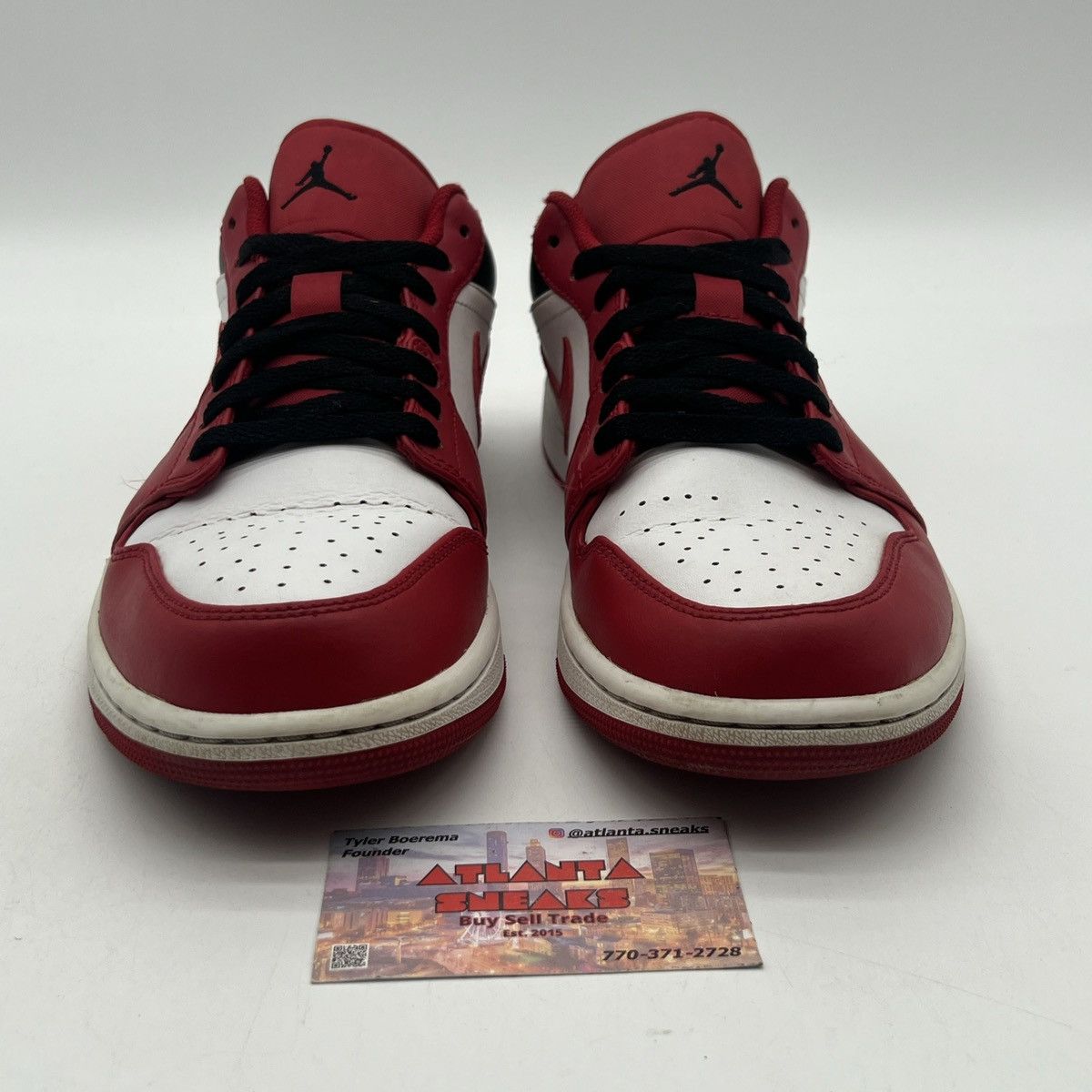 Nike Air Jordan 1 low reverse black toe Size US 10.5 / EU 43-44 - 2 Thumbnail
