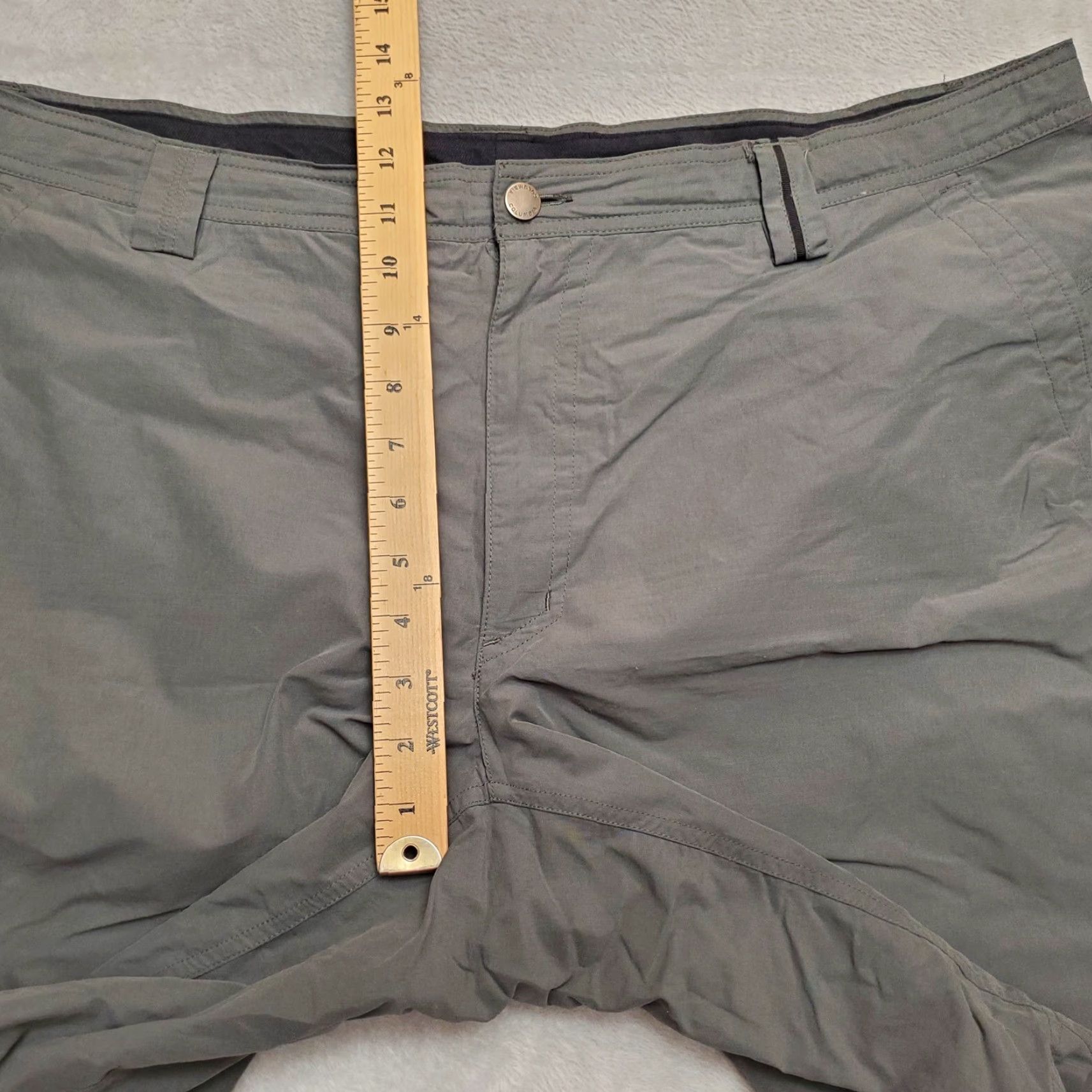 Vintage Columbia Shorts Mens 42 Gray Tactel Nylon Performance Blend Cargo Omni Shield Shorts Mens 42 Gray Nylon Cargo Pocket Moisture Wicking Quick Dry Size US 42 / EU 58 - 7 Thumbnail