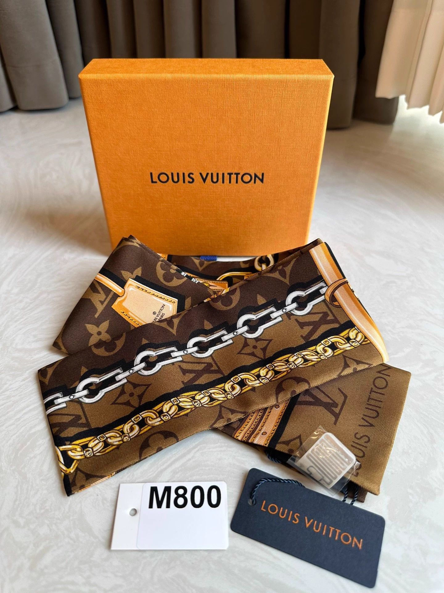 Louis Vuitton LV Monogram silk hair scarf NWT boxed Size ONE SIZE - 3 Thumbnail