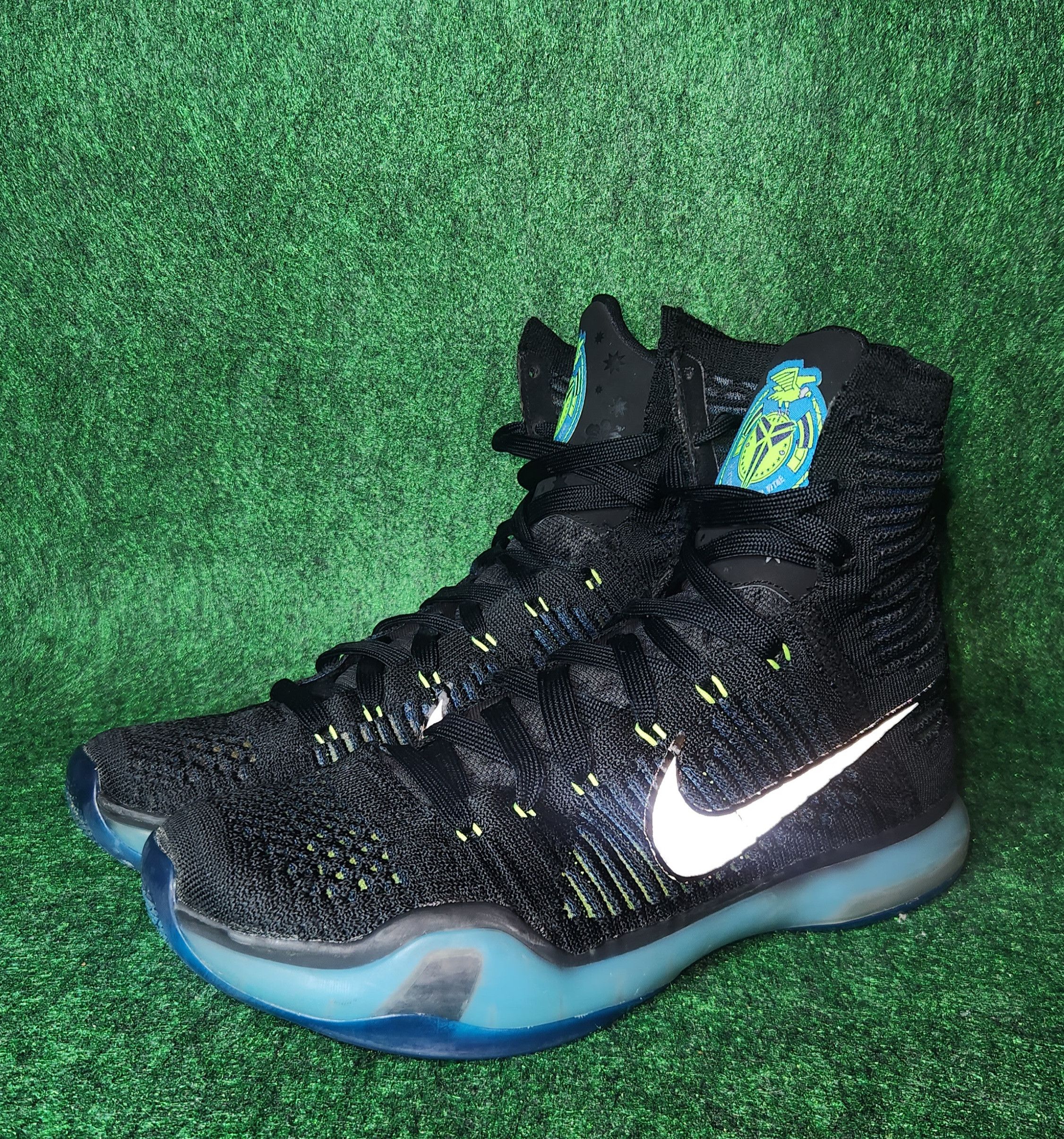 image of Nike Kobe 10 Elite Commander Men Size 8.5 Shoes in Black