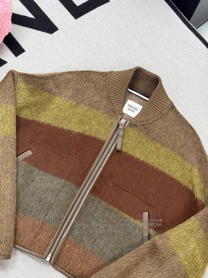 Hermes Hermes Green and Brown Cashmere Mohair Short Jacket Size XXS / US 00 / IT 34 - 3 Thumbnail