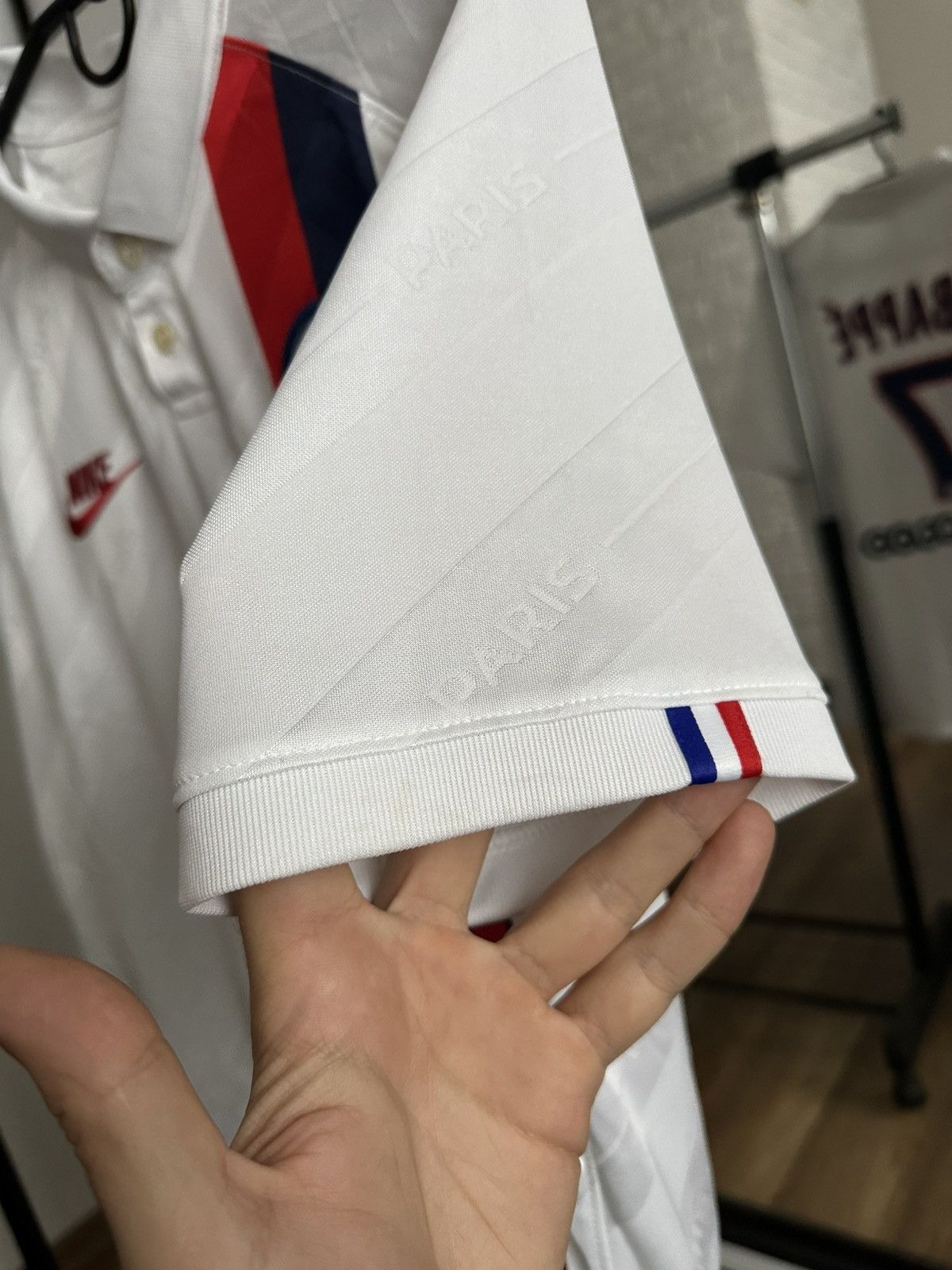 Nike 2019/2020 Nike Paris Saint Germain PSG Mbappe Soccer Jersey Size US L / EU 52-54 / 3 - 19 Thumbnail