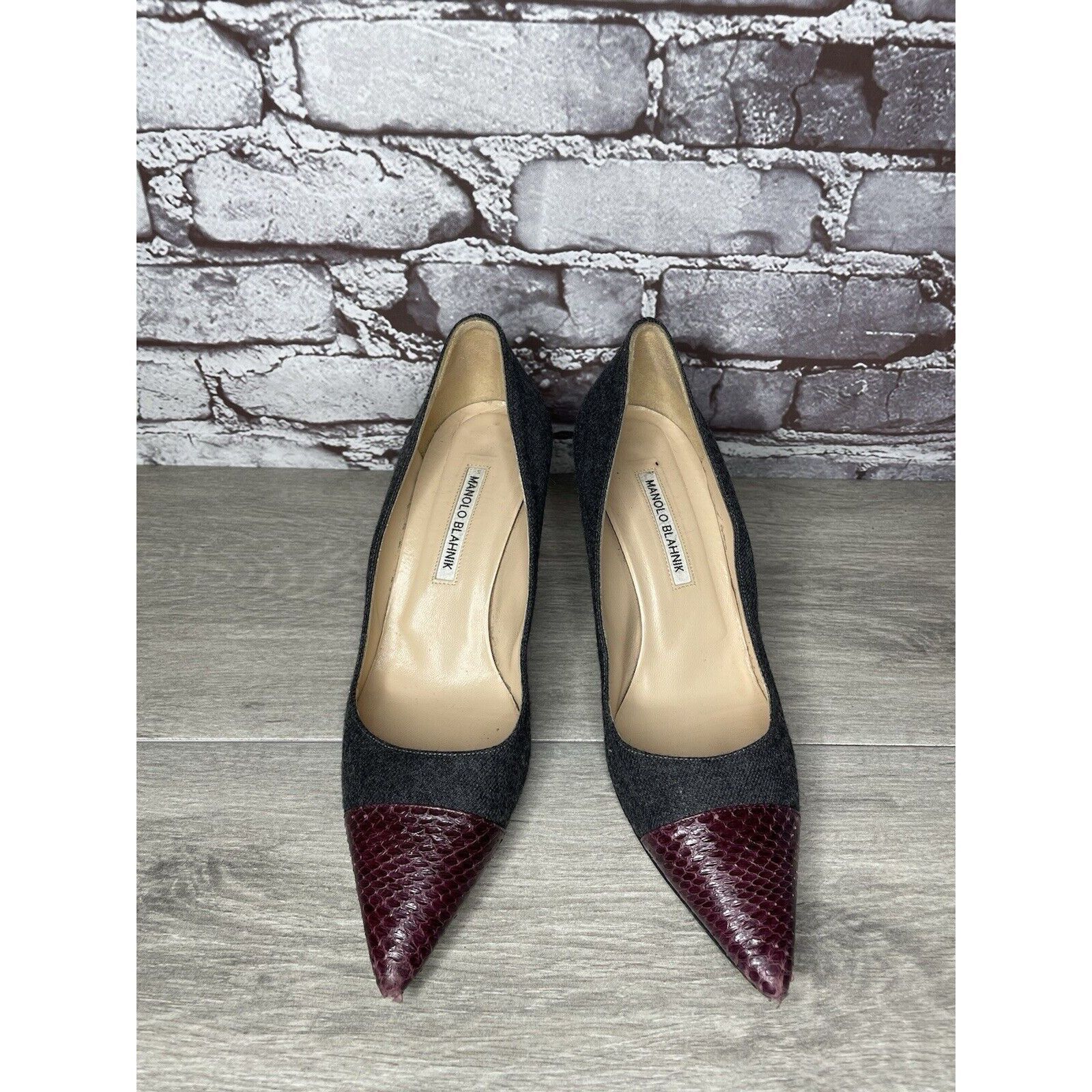 Manolo Blahnik Manolo Blahnik Grey Wool Fabric Burgundy Pointed Toe Heels W Size US 9 / IT 39 - 23 Thumbnail