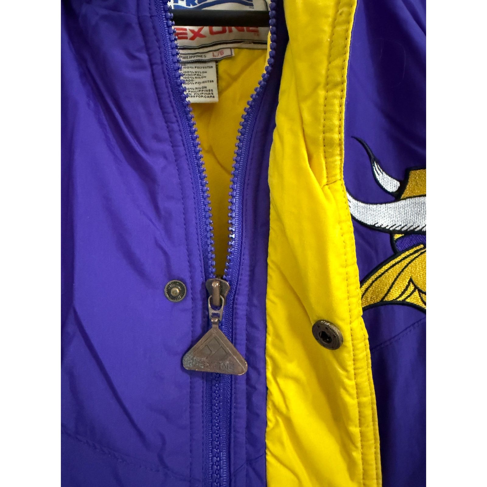 Apex One Vintage Minnesota Vikings Apex One Puffer Jacket Size L Size US M / EU 48-50 / 2 - 5 Thumbnail